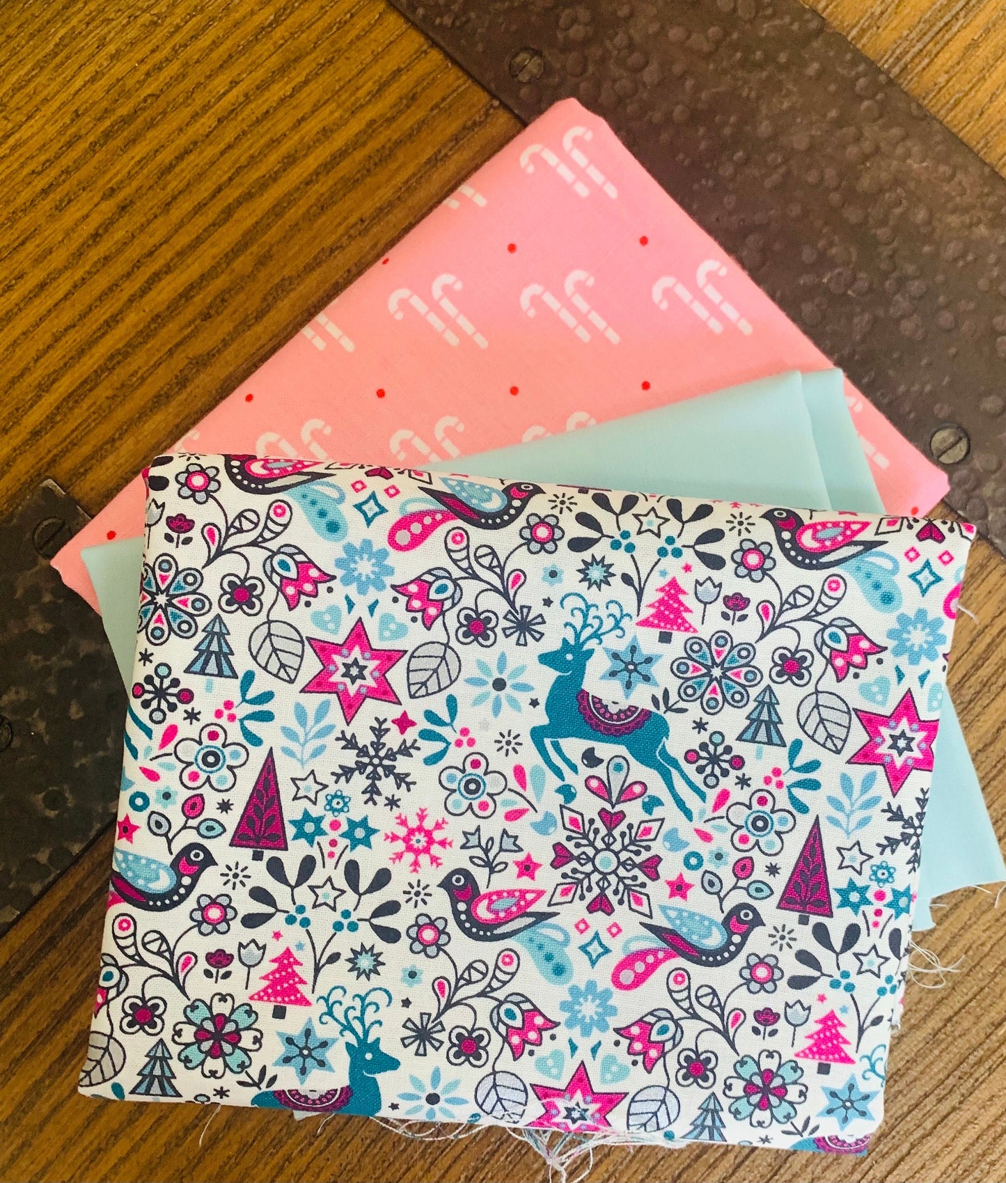 Happy pink Holidays 15 FQ bundle AGF - Liberty -wintertime | metallic | Holiday classics | Cozy Christmas Lori Holt - Christmas in the city