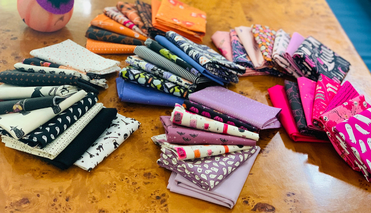 Halloween by color - Mauve AGF spooky n sweet - bring your own boos | 7 Fat quarters fabrics | Mauve | spooky witchy