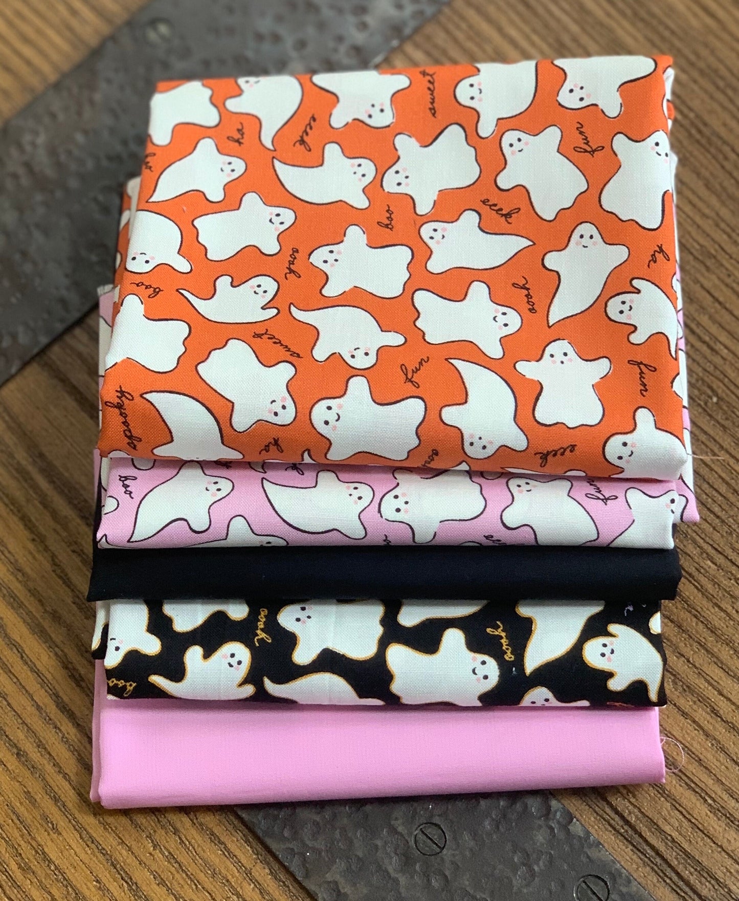 Eek’s and Boo’s - Halloween - Poppie cotton | 5 Fat quarters fabrics | sweet tooth | solid | ghosts
