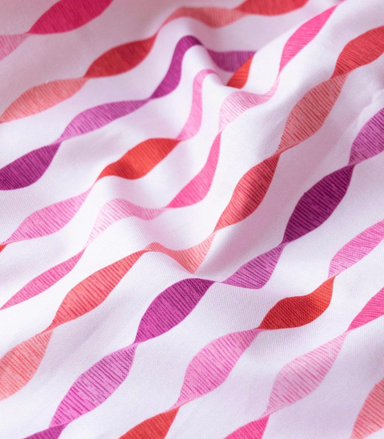 Love in bloom FIGO - Lollipops yardage 90622-20 | in stock | Louise Pretzel | valentine | Red | Pink | Hearts | Roses | Kisses | PINK