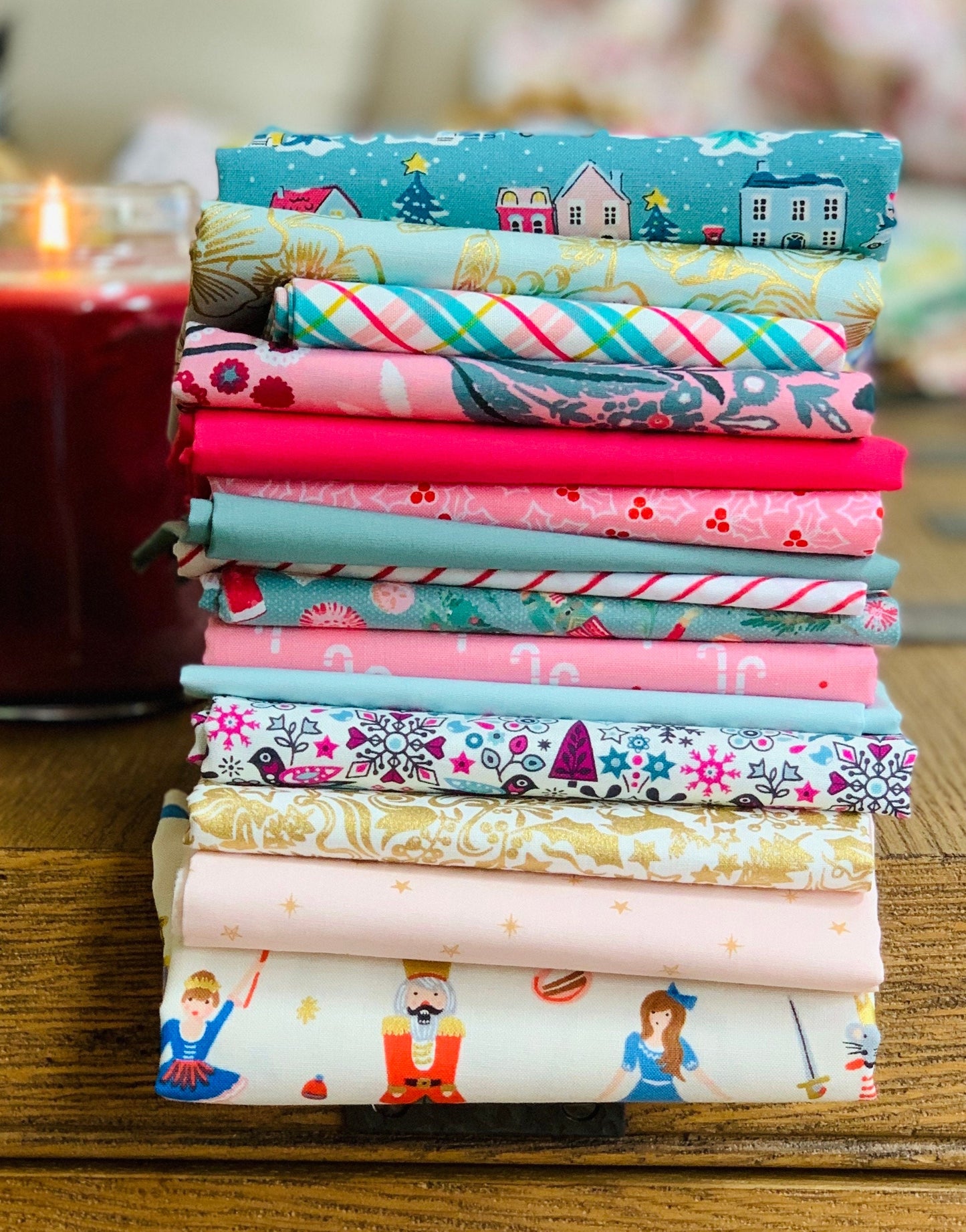 Happy pink Holidays 15 FQ bundle AGF - Liberty -wintertime | metallic | Holiday classics | Cozy Christmas Lori Holt - Christmas in the city