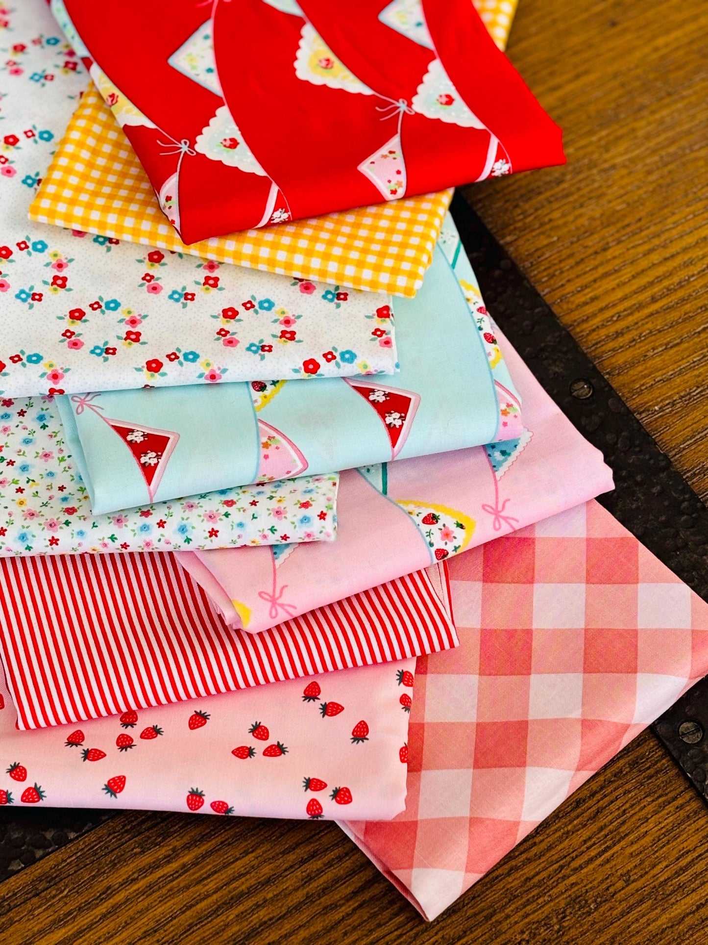 Market day bunting and more - seasonal - 9 fat quarter bundle - Strawberry - mushroom blooms - plaid | Poppie cotton Lori Holt