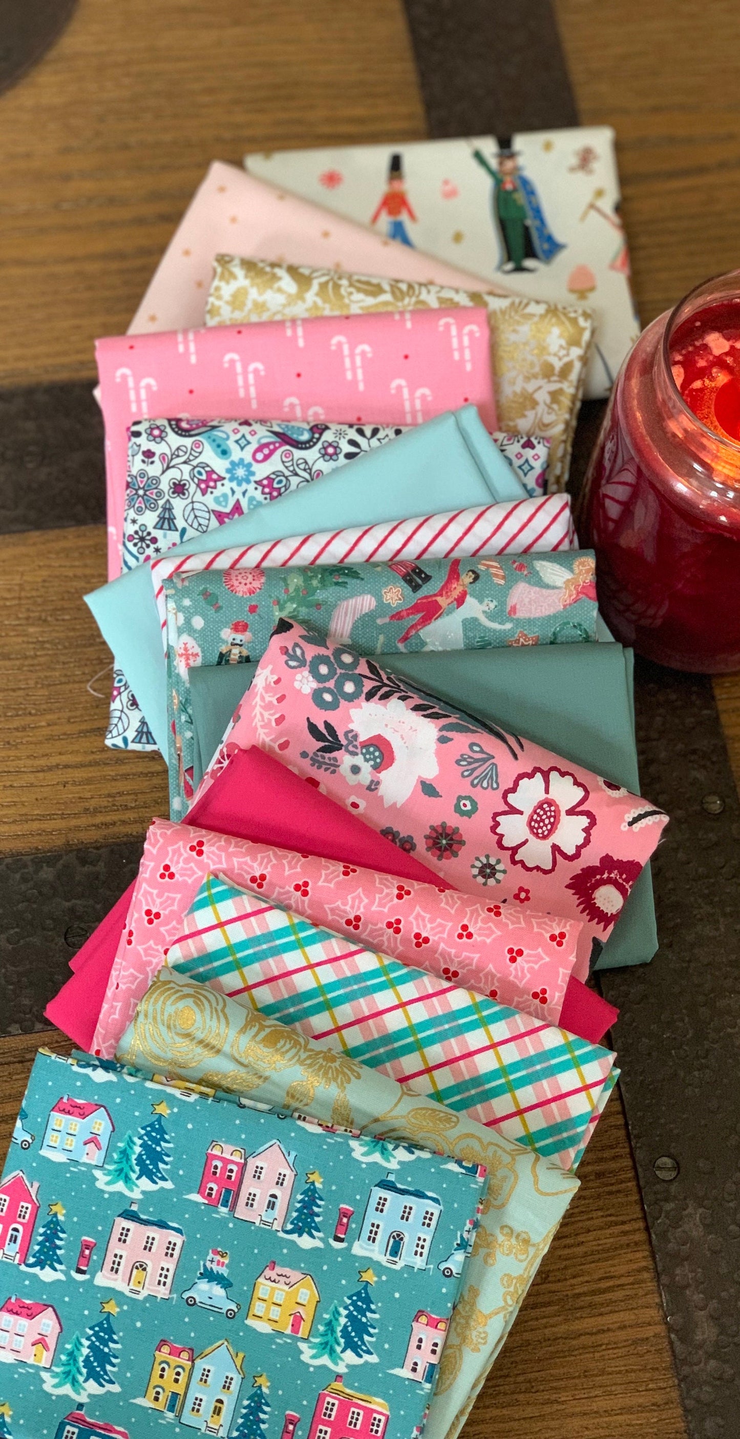 Happy pink Holidays 15 FQ bundle AGF - Liberty -wintertime | metallic | Holiday classics | Cozy Christmas Lori Holt - Christmas in the city