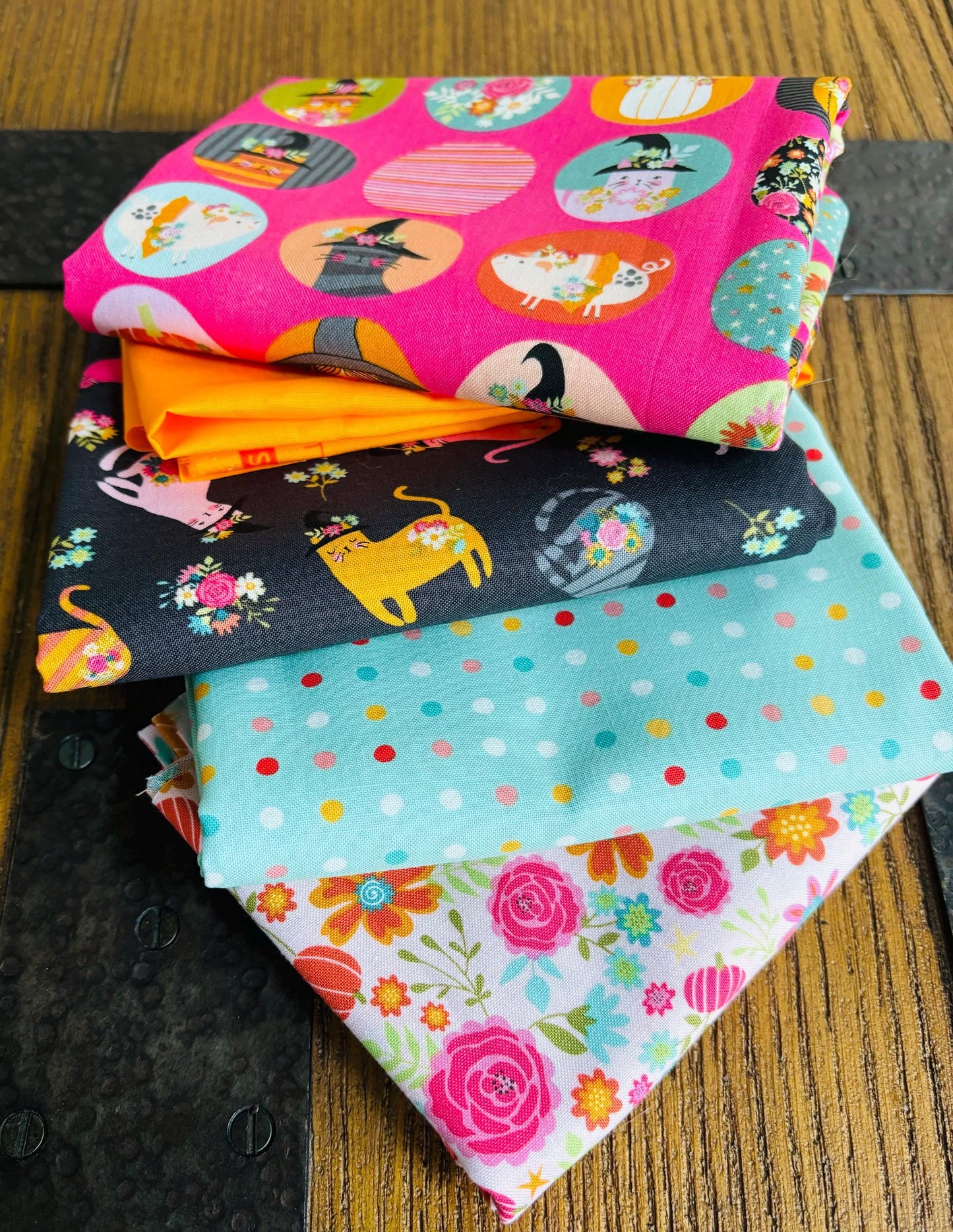 Sweetest witch in town - 5 fat quarter bundle - halloween - pumpkin - pink | Poppie cotton Lori Holt
