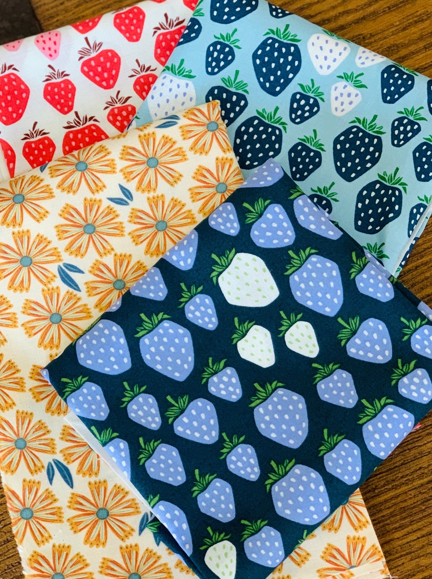 Blue skies and berries - Under the Apple Tree - 14 piece FQ bundle - Strawberry Cotton+Steel - AGF - gingham - Poppie cotton