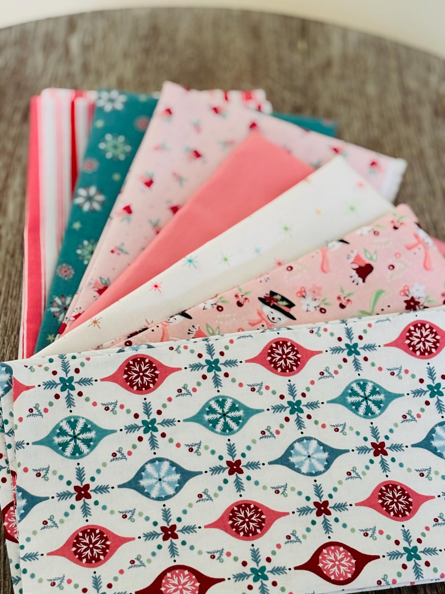 Frost and flurry Mini bundle #4 + blenders 7 FQ / 1/2 yards| Poppie cotton | Sheri McCulley | vintage | in stock - holiday christmas