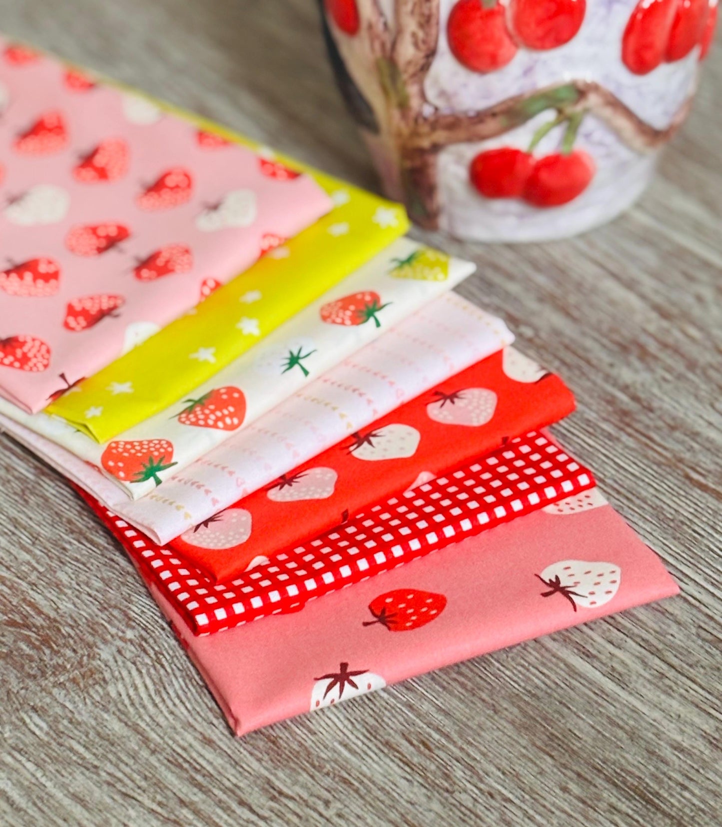 Strawberry Dreams | Fat quarters bundles 7 fabrics | AGF RBD | Ruby star Kimberly Kight