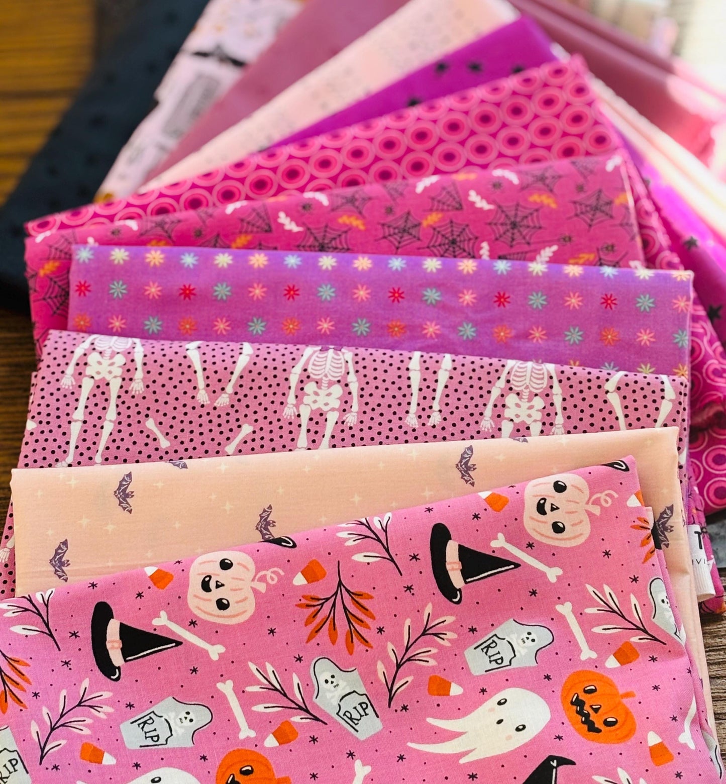 Pink and Mauve halloween Part 2 - 11 fat quarter ghost - pumpkin - Ruby star sweet n spooky