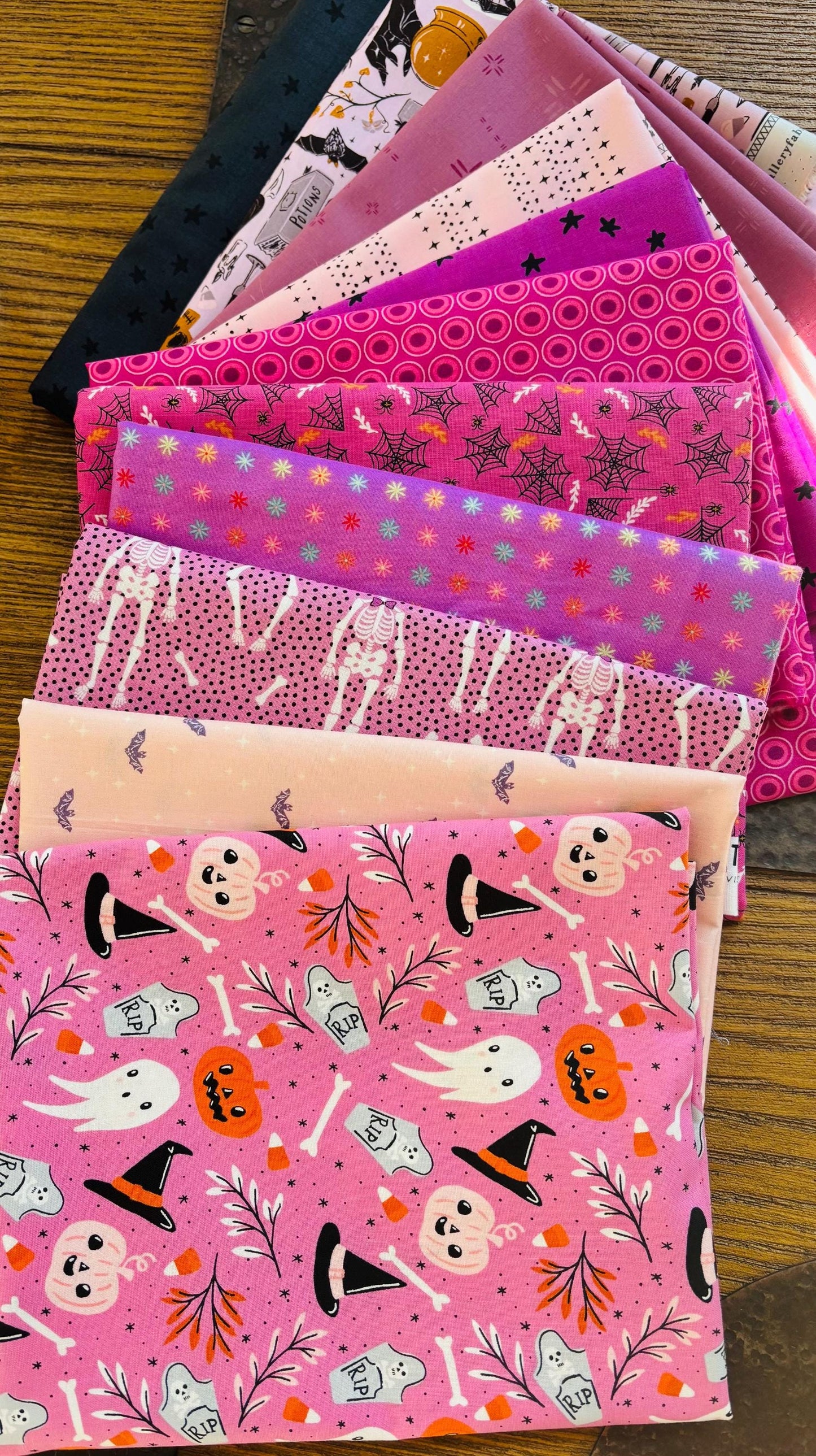 Pink and Mauve halloween Part 2 - 11 fat quarter ghost - pumpkin - Ruby star sweet n spooky