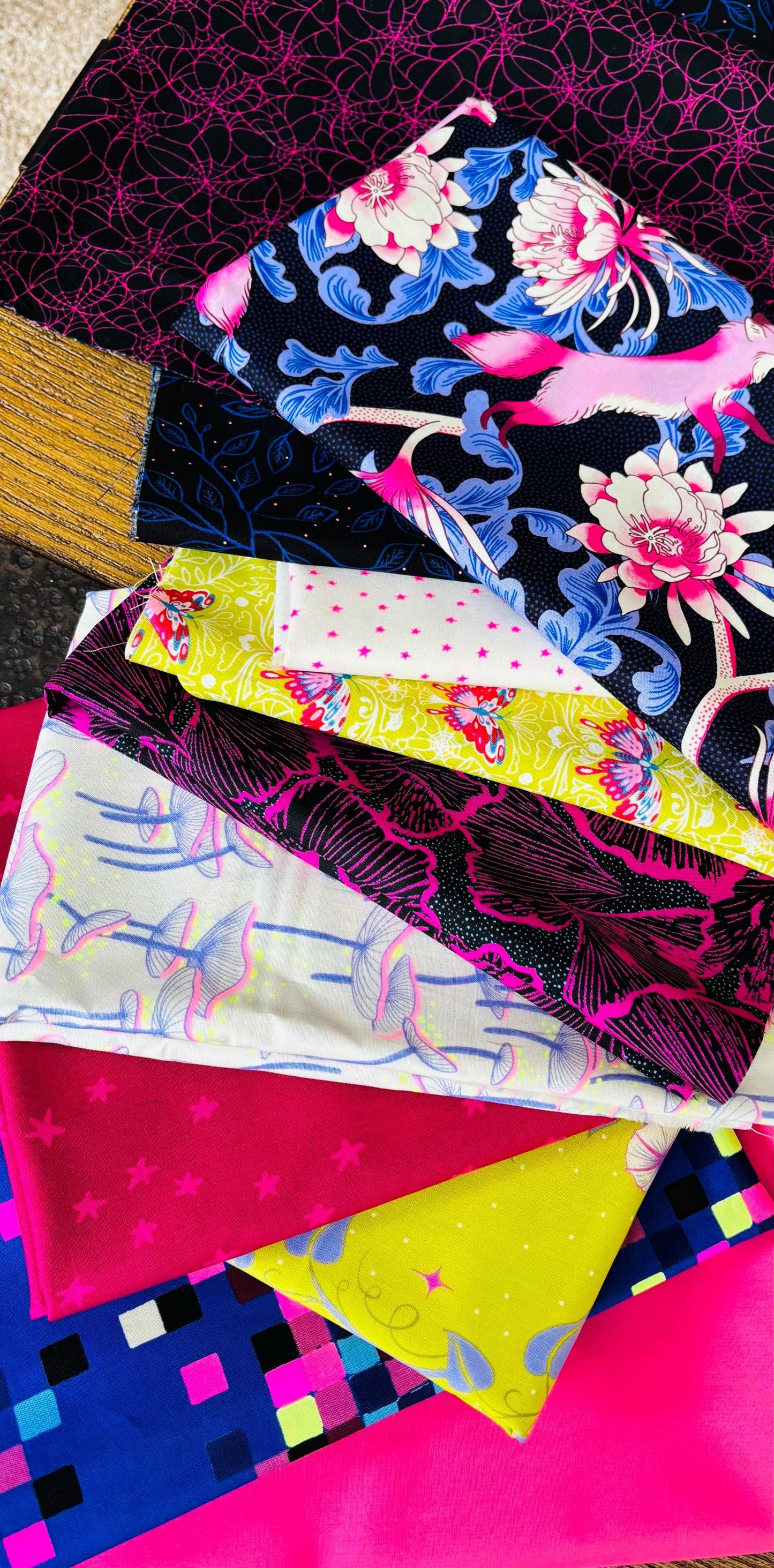Glow garden and more Halloween 11 fat quarter OR 1/2 yd bundle - AGF - Sarah Watts - pure solids sweet n spooky - starry