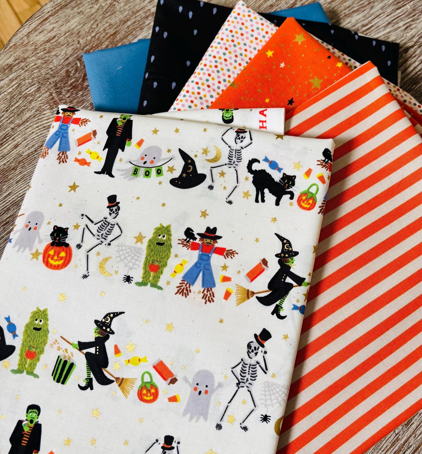 Witches house night 8 fat quarter - skeleton - pumpkin - RJR pure solids sweet n spooky ghost halloween parade