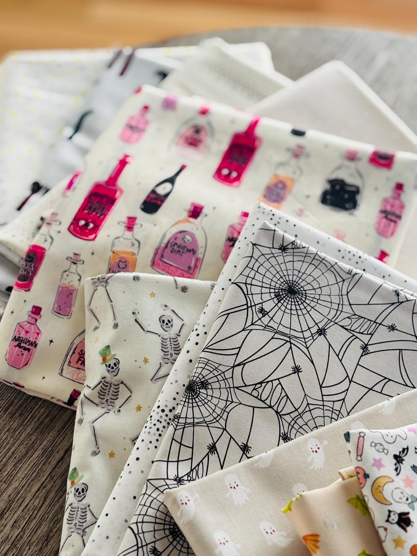 Faintly spooky 11 fat quarter Low volume - skeleton - pumpkin - RJR pure solids sweet n spooky ghost Part 3