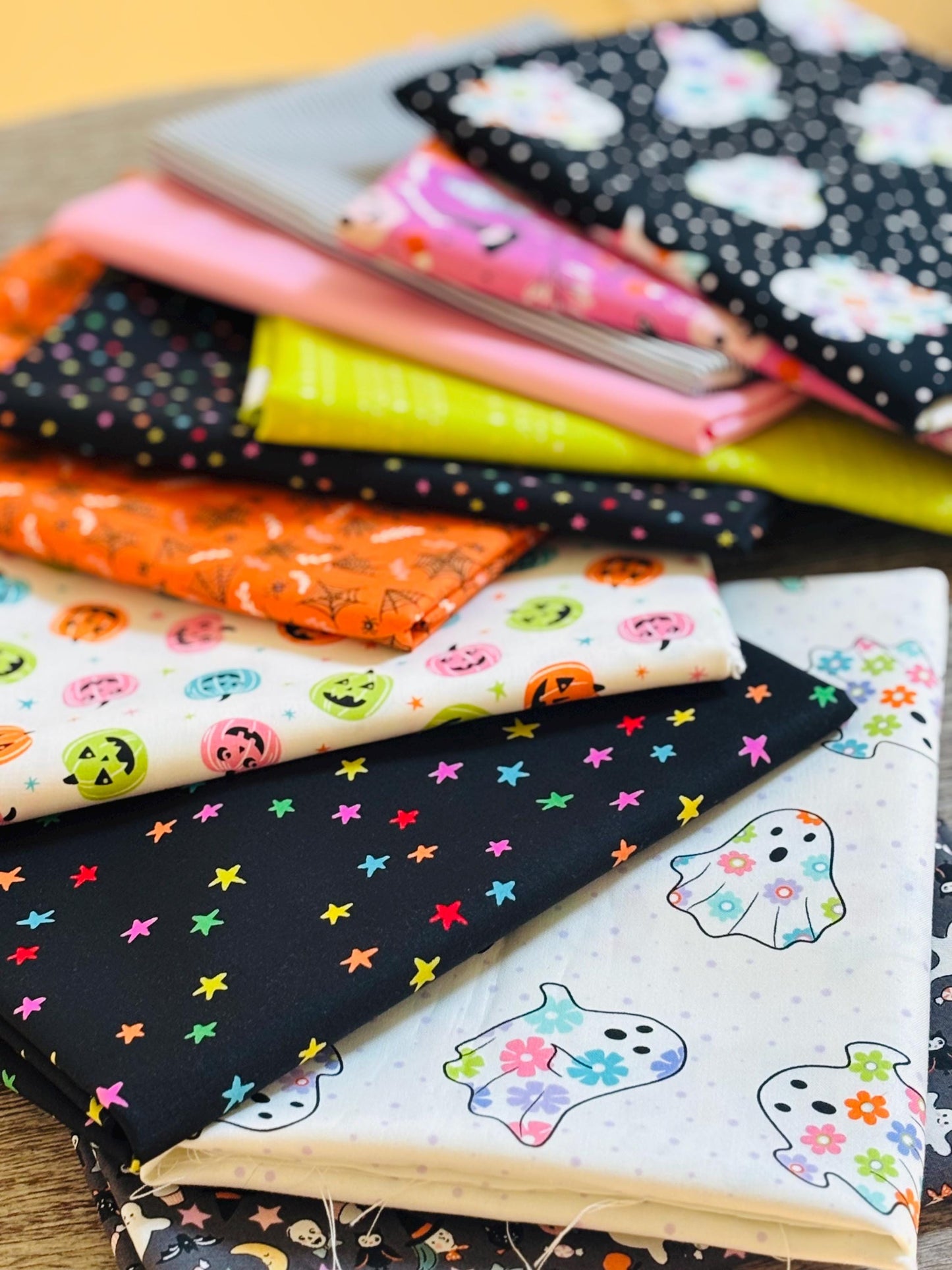 Spooktacular Halloween 11 fat quarter OR 1/2 yd bundle - AGF - Purple - pure solids sweet tooth - starry