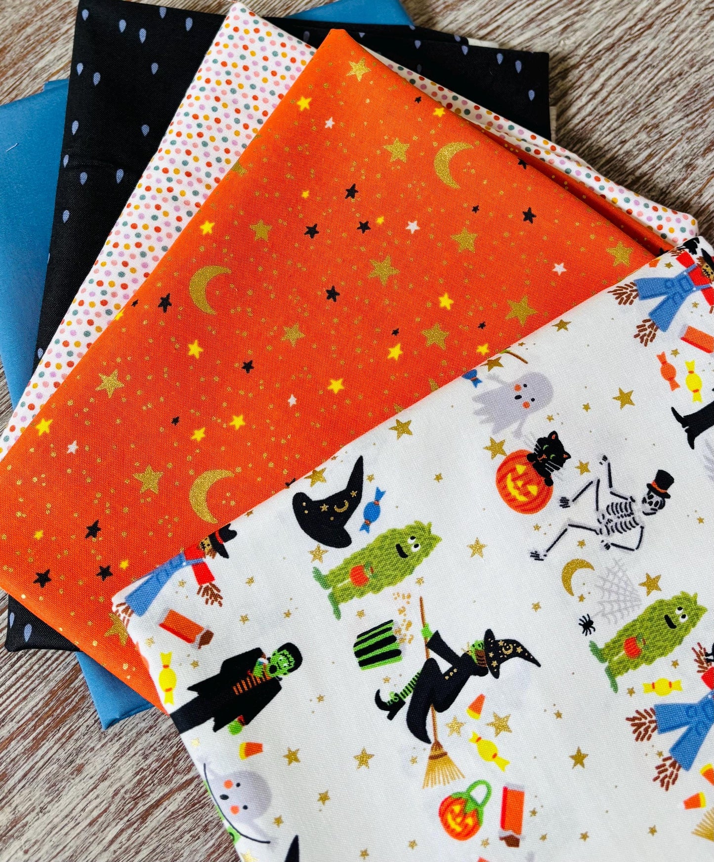 Witches house night 8 fat quarter - skeleton - pumpkin - RJR pure solids sweet n spooky ghost halloween parade