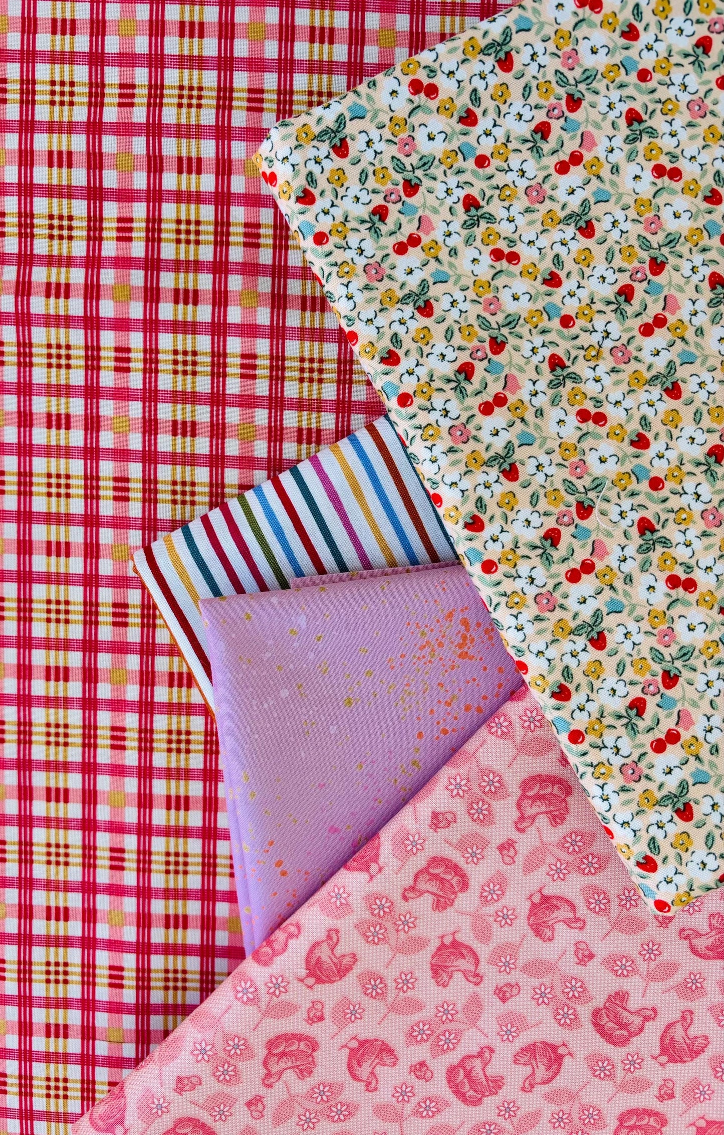 Hen house fun - chickens - 14 fat quarter bundle - farmhouse fancy - Lori holt - plaid Poppie cotton starry speckled