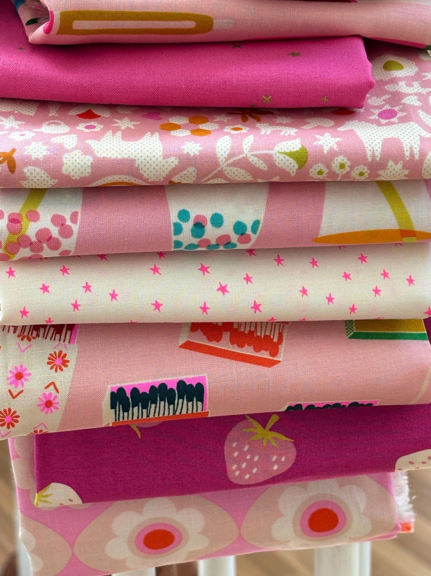 Outrageously pink #3 - 10 fat quarter bundle - Ruby star mash up and one solid with gold stars