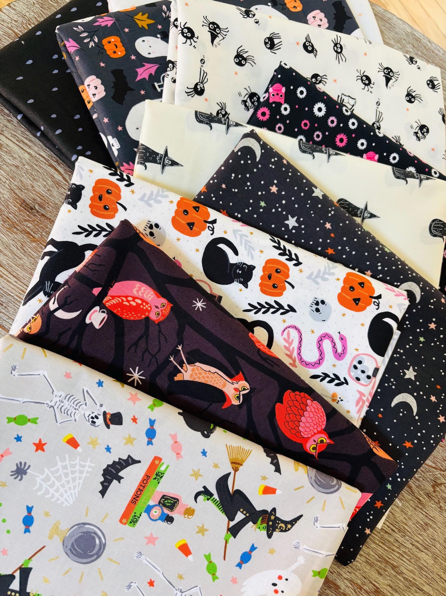 Halloween night and day - 10 fat quarter bundle - Not scary RJR metallic