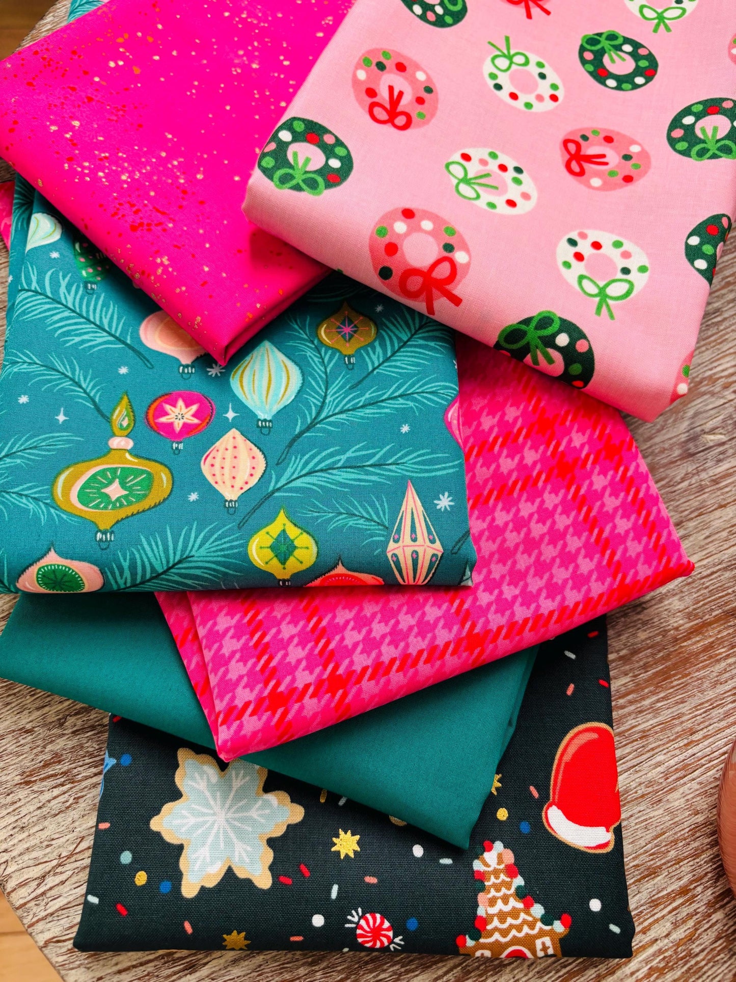 Happy Pinkmas - 6 fat quarter bundle
