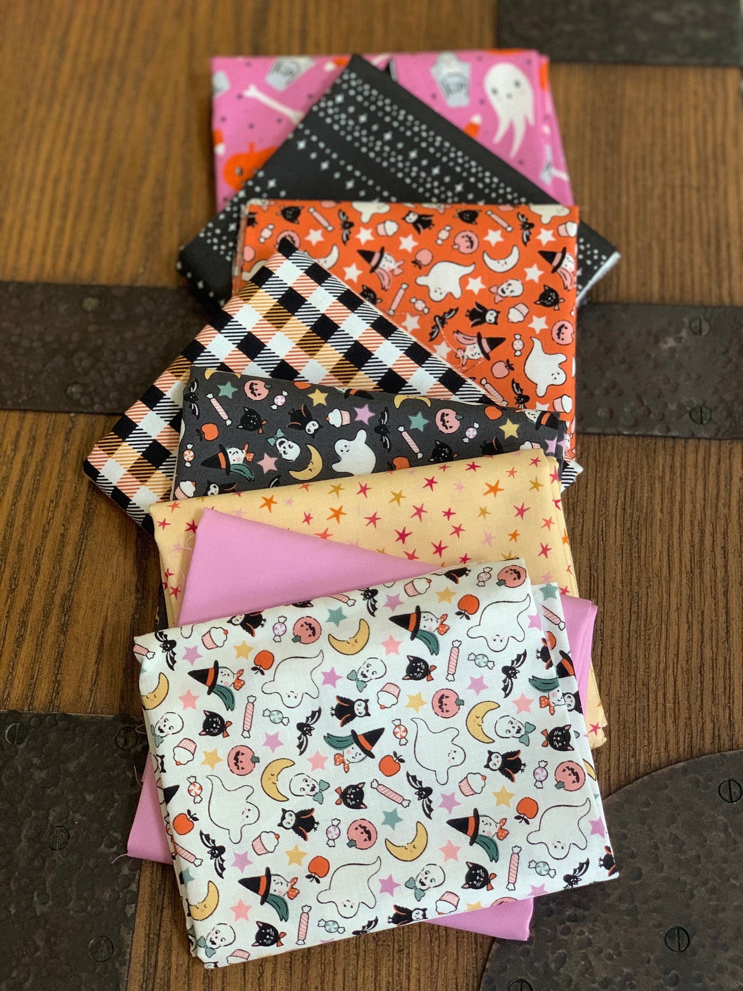 Halloween treats -  AGF - by the glow of the  moon Poppie cotton 8 Fat quarters fabrics | sweet tooth | spooky witchy - kitty loves candy -