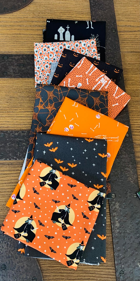 Orange and Black Halloween by color -  AGF spooky n sweet - Poppie cotton |  8 Fat quarters fabrics | sweet tooth | spooky witchy