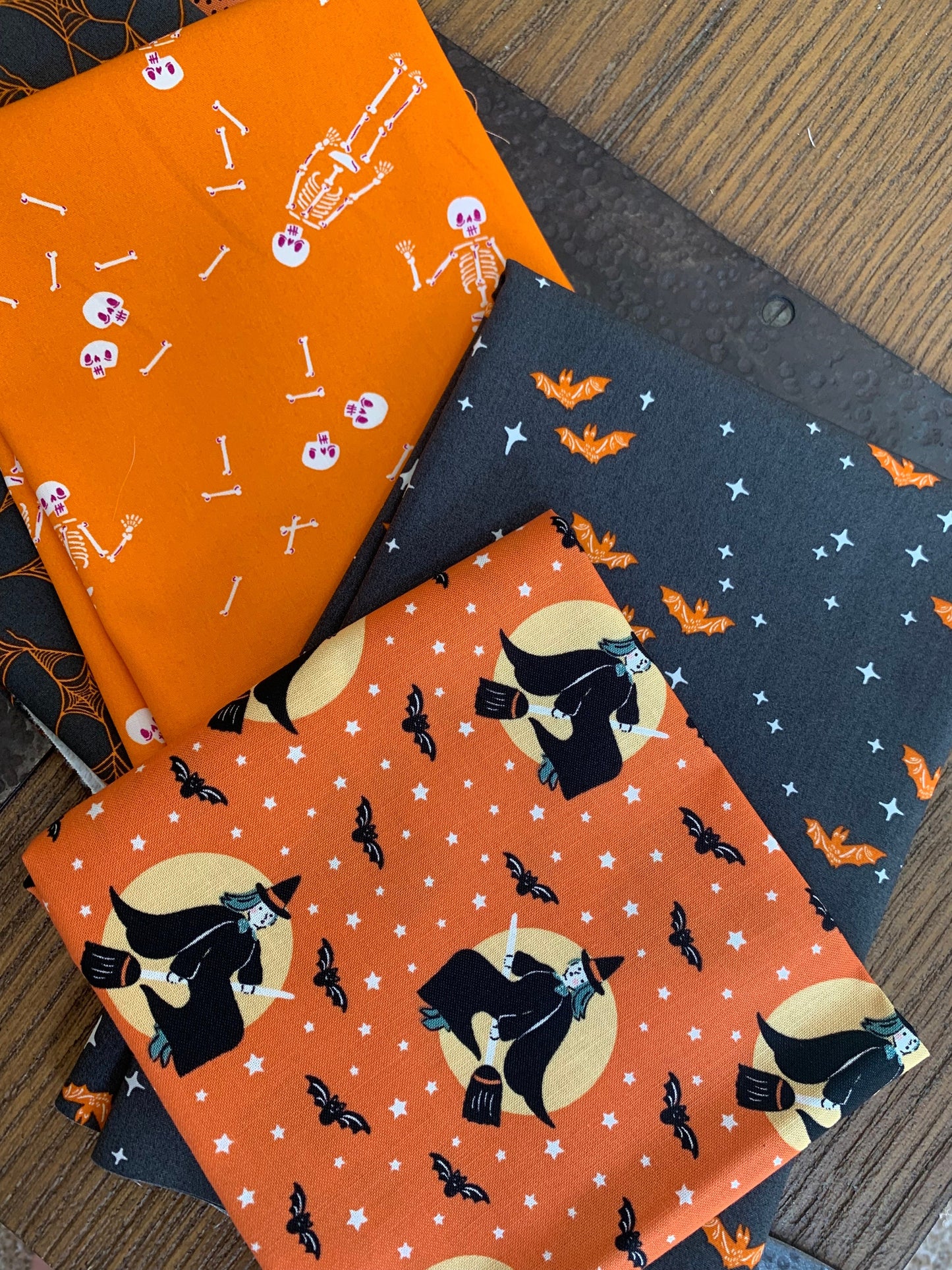 Orange and Black Halloween by color -  AGF spooky n sweet - Poppie cotton |  8 Fat quarters fabrics | sweet tooth | spooky witchy