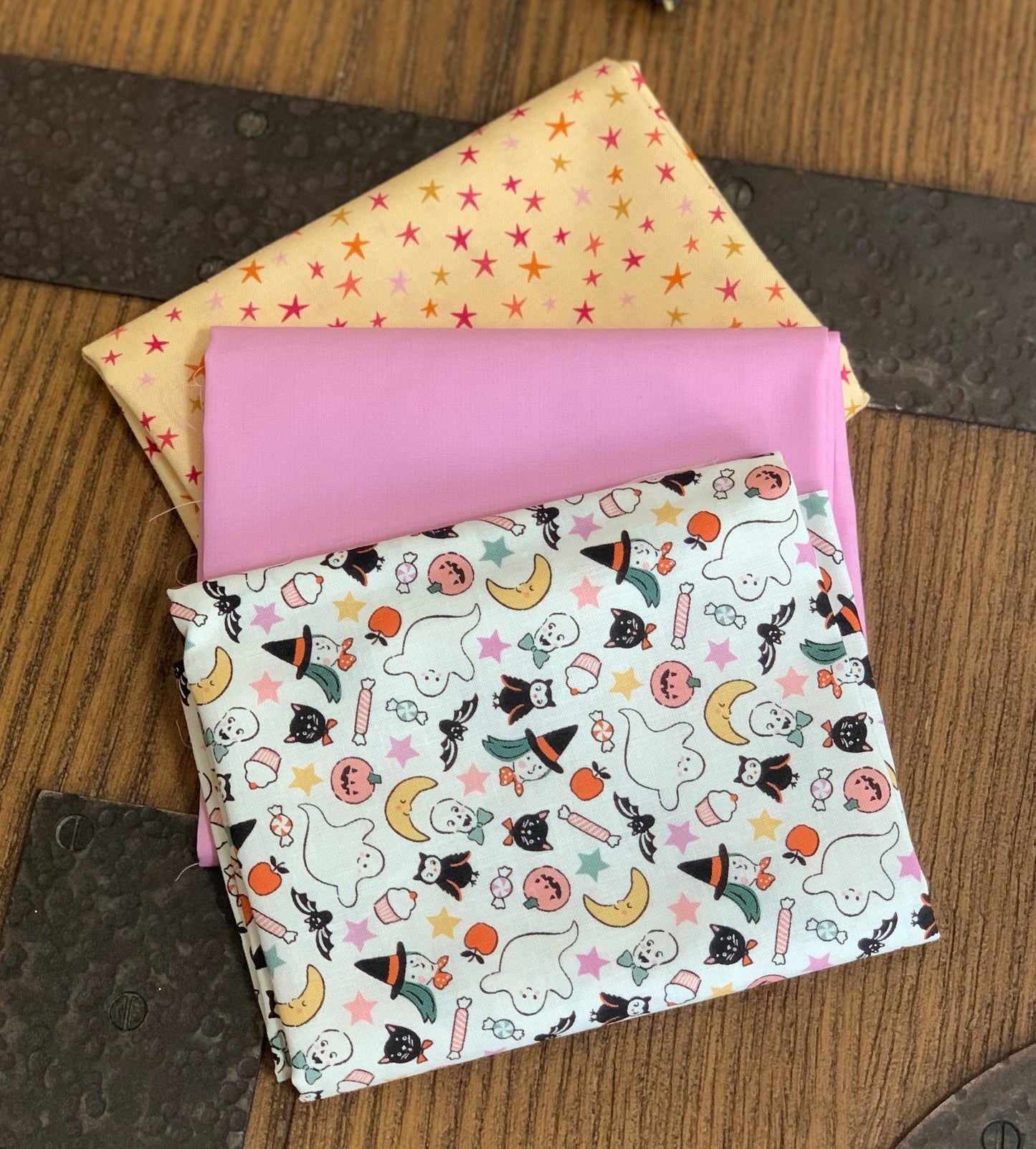 Halloween treats -  AGF - by the glow of the  moon Poppie cotton 8 Fat quarters fabrics | sweet tooth | spooky witchy - kitty loves candy -