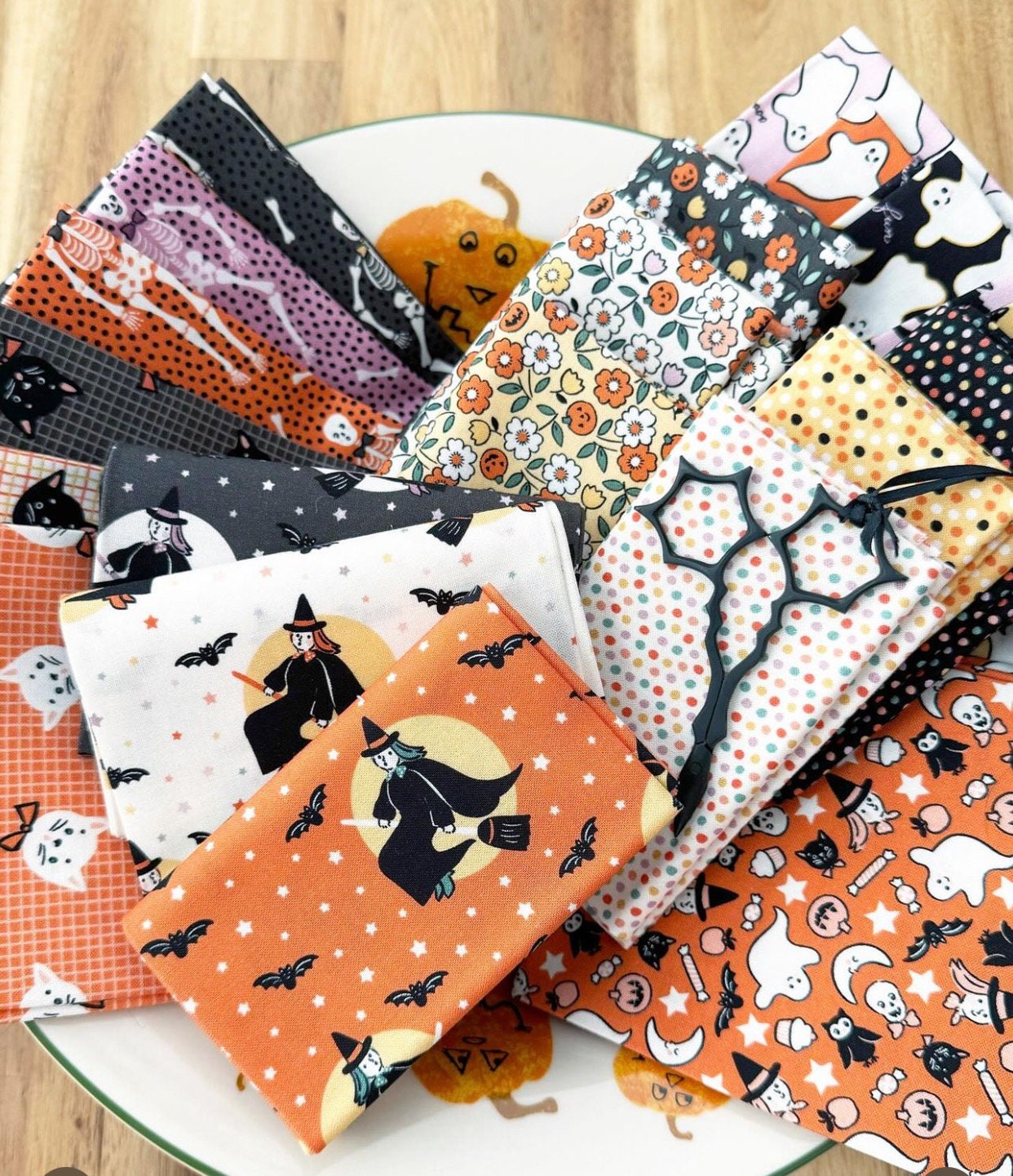 Sweet tooth halloween  - 24 Fat quarter bundle | Poppie cotton | Elea Lutz | trick or treat | In stock - Free US shipping - free US shipping