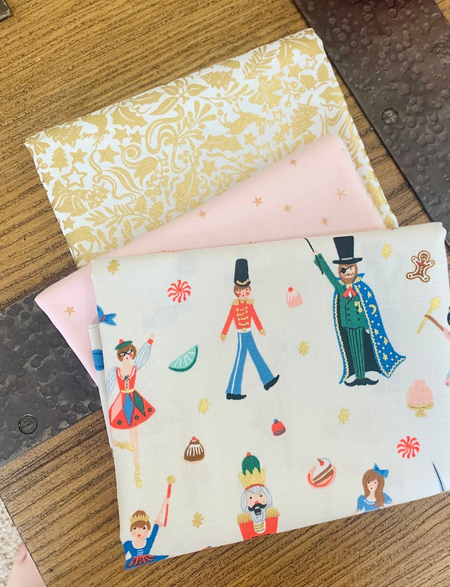 Happy pink Holidays v2 22 FQ bundle AGF Liberty metallic Holiday classics Cozy Christmas Lori Holt Adventale Poppie cotton