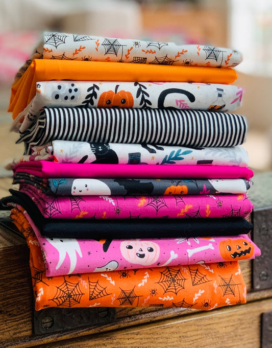 By the glow of the moon mini 11 fat quarter bundle Halloween - AGF - cotton and steel - Dominika Godette