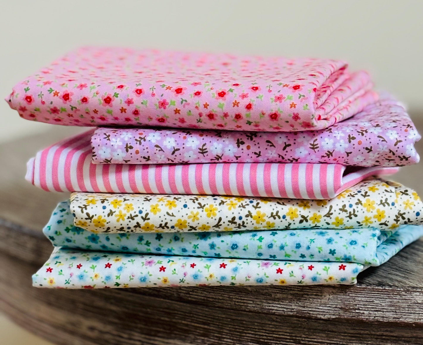 Ditsy tiny flowers - 6 fat quarter bundle including a matching stripe - Market day - poppie cotton - delightful department store