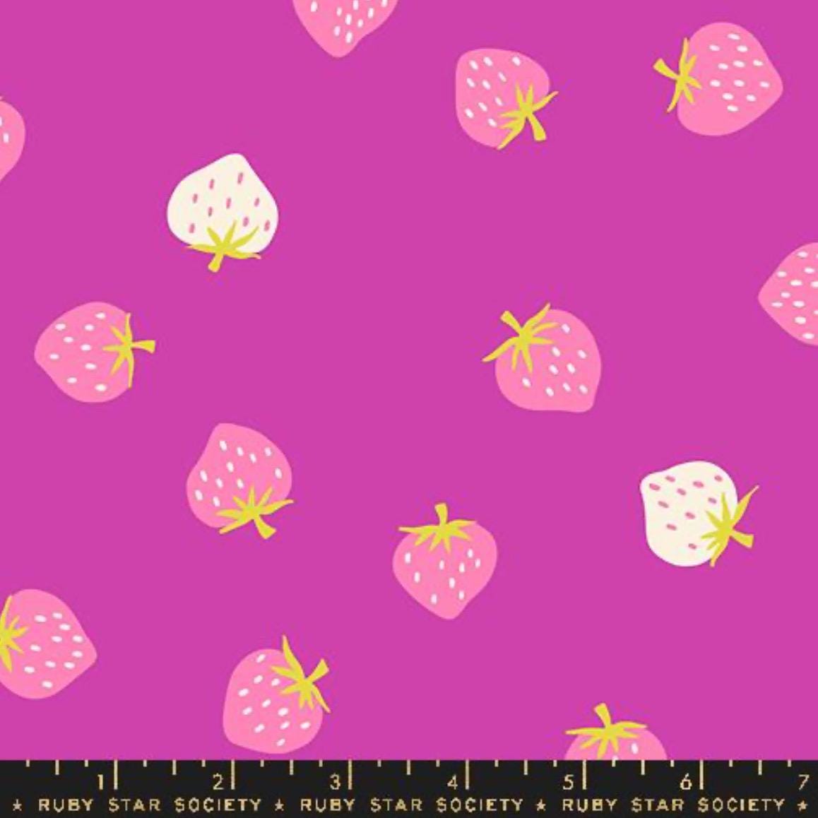 Strawberry berry RS3085 Ruby Star | In stock - Kimberly Kight - summer - Retro Kitsch