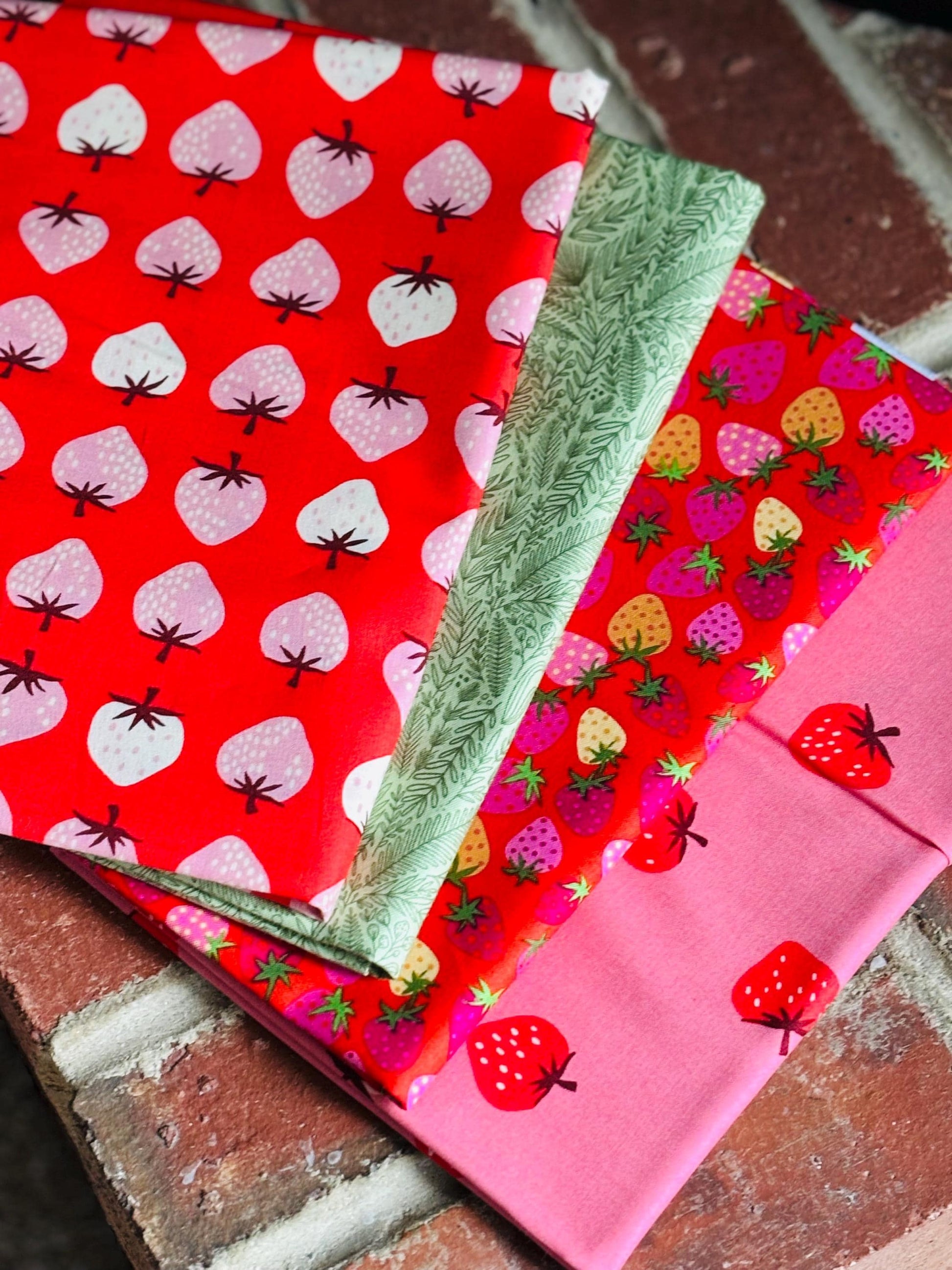 Berry burst # 2 - Ruby star - 13 piece FQ bundle - Strawberry - Market day | Cotton+Steel - Kimberly Kight - Poppie cotton - red strawberry