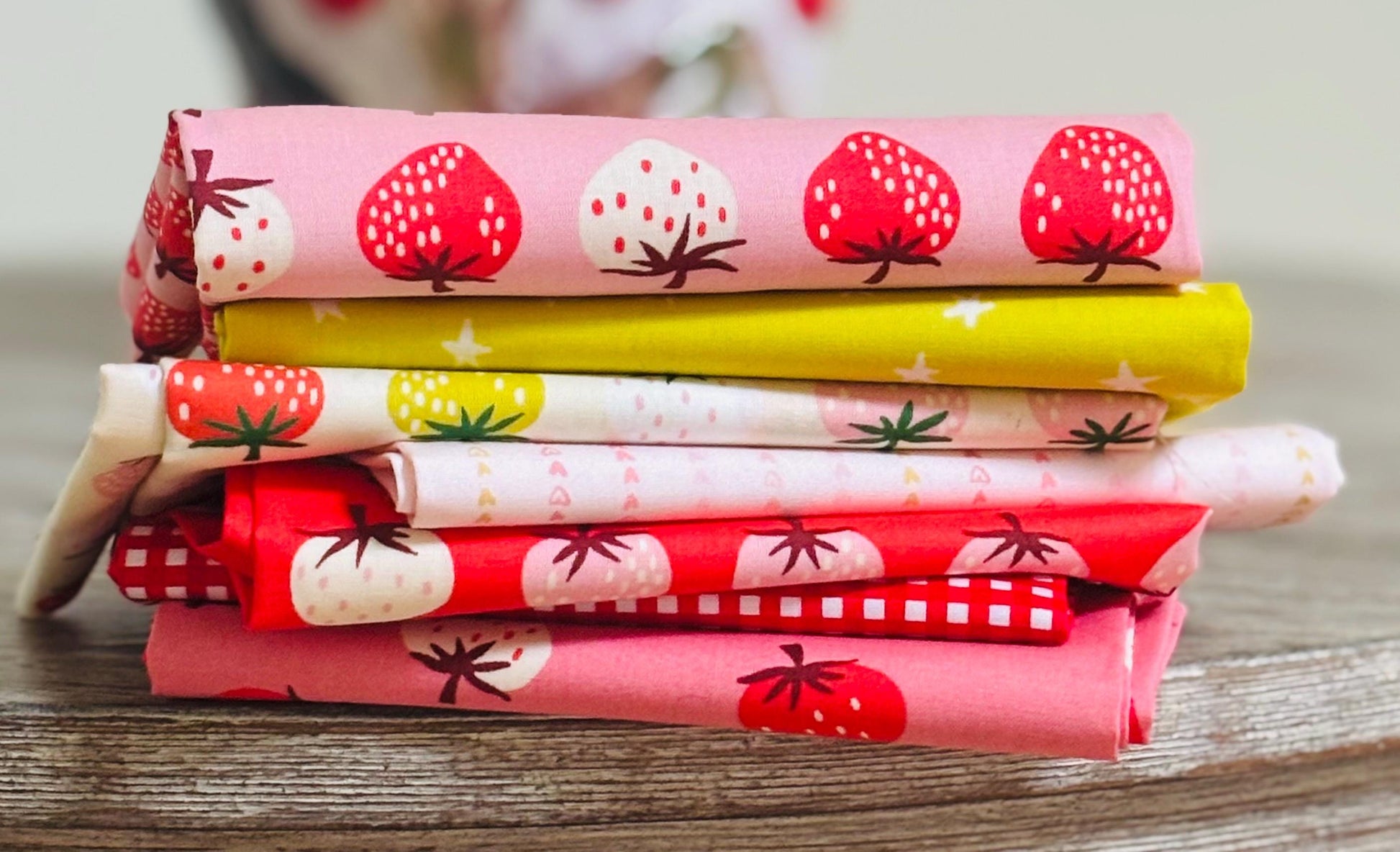 Strawberry Dreams | Fat quarters bundles 7 fabrics | AGF RBD | Ruby star Kimberly Kight