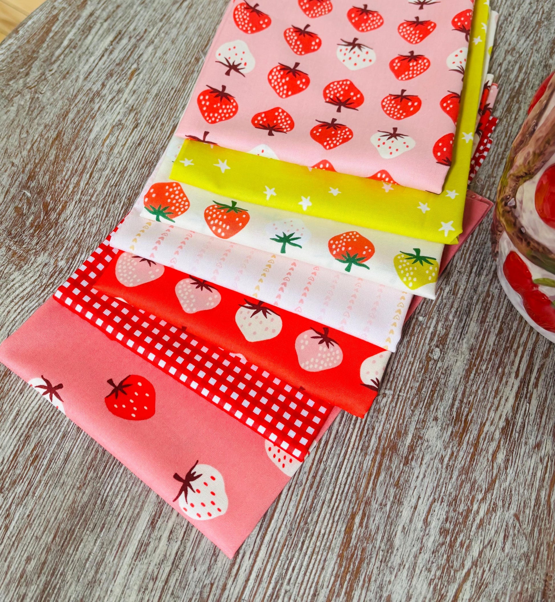 Strawberry Dreams | Fat quarters bundles 7 fabrics | AGF RBD | Ruby star Kimberly Kight