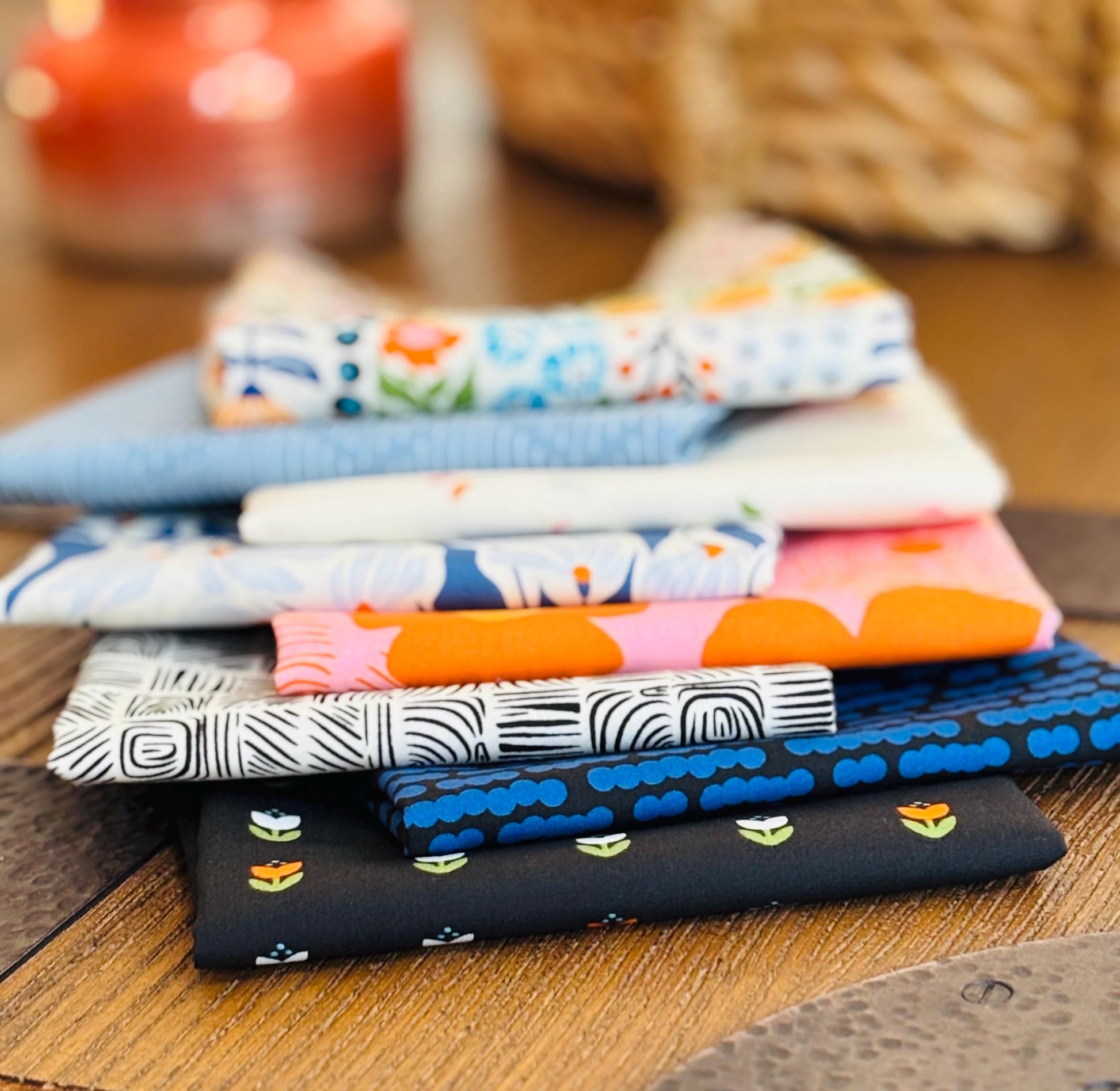 The Cur8tor - in stock - 8 Fat quarter bundle | abstract | AGF