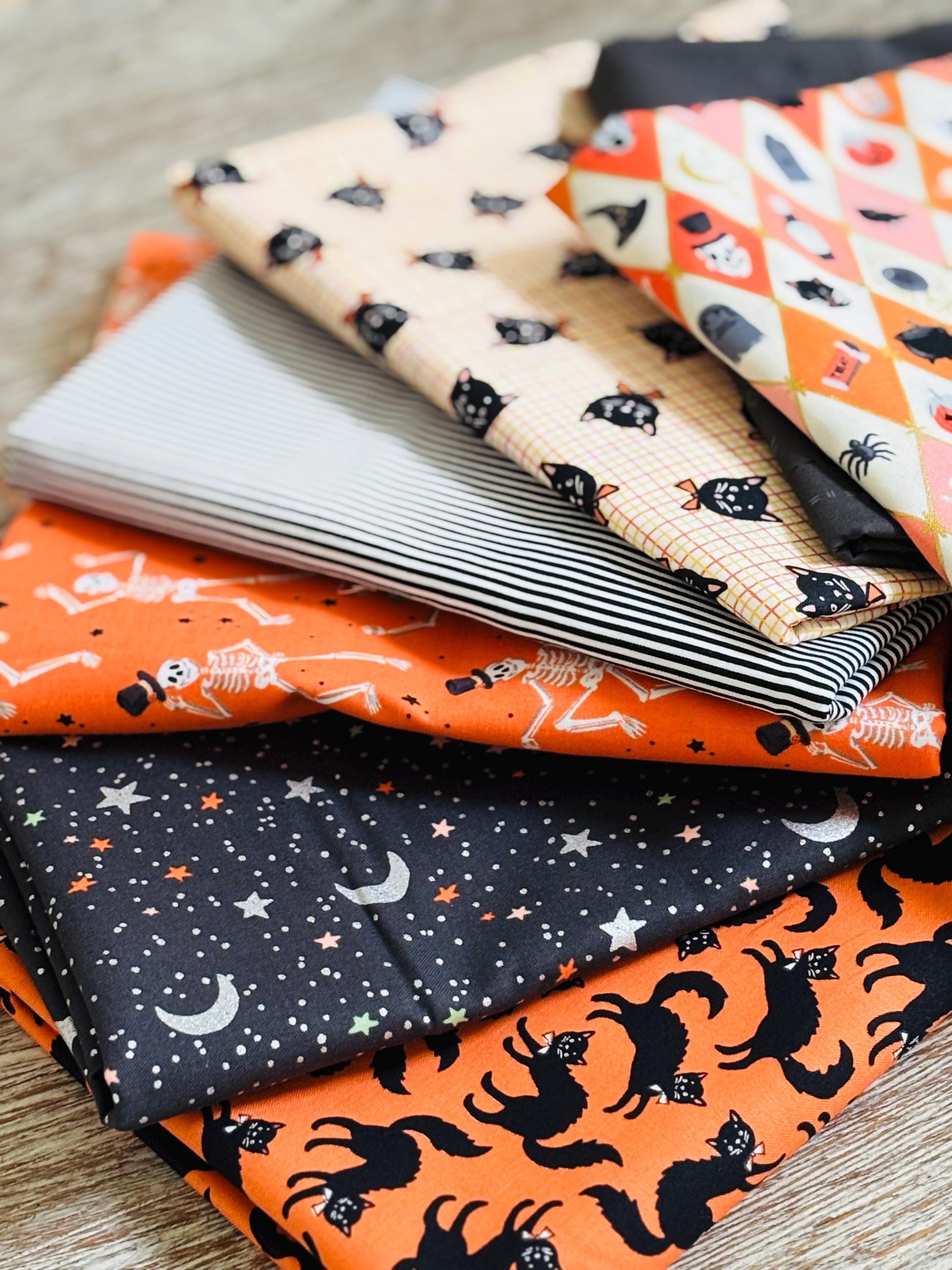 Too cute to spook - cat 7 fat quarter - skeleton - pumpkin - RJR pure solids sweet n spooky ghost scaredy cat