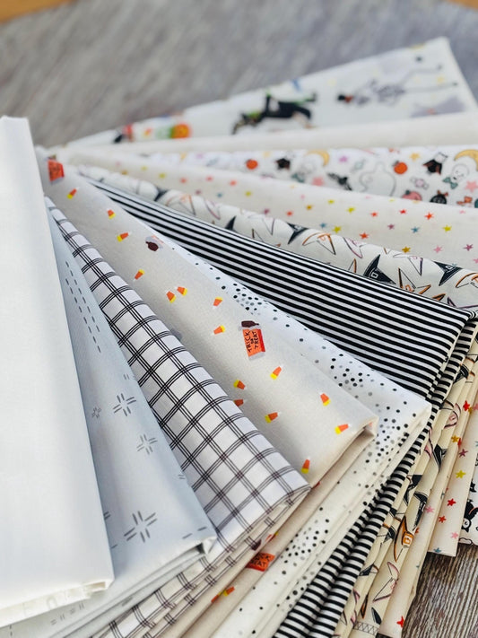 Faintly spooky 11 fat quarter Low volume - skeleton - pumpkin - RJR pure solids sweet n spooky ghost Part 1