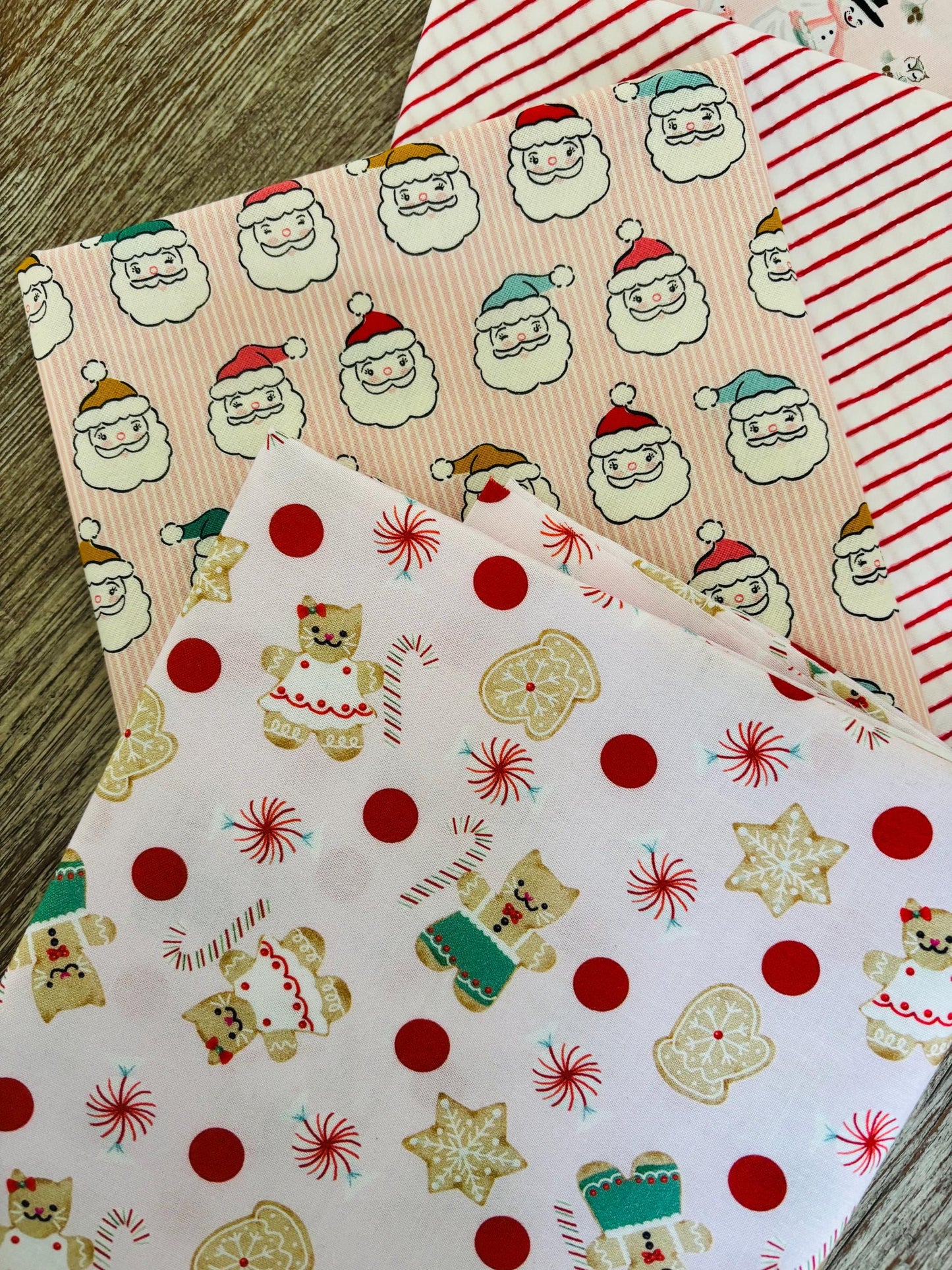 Holiday cuties 11 fat quarter classic christmas fairy presents metallic Santa