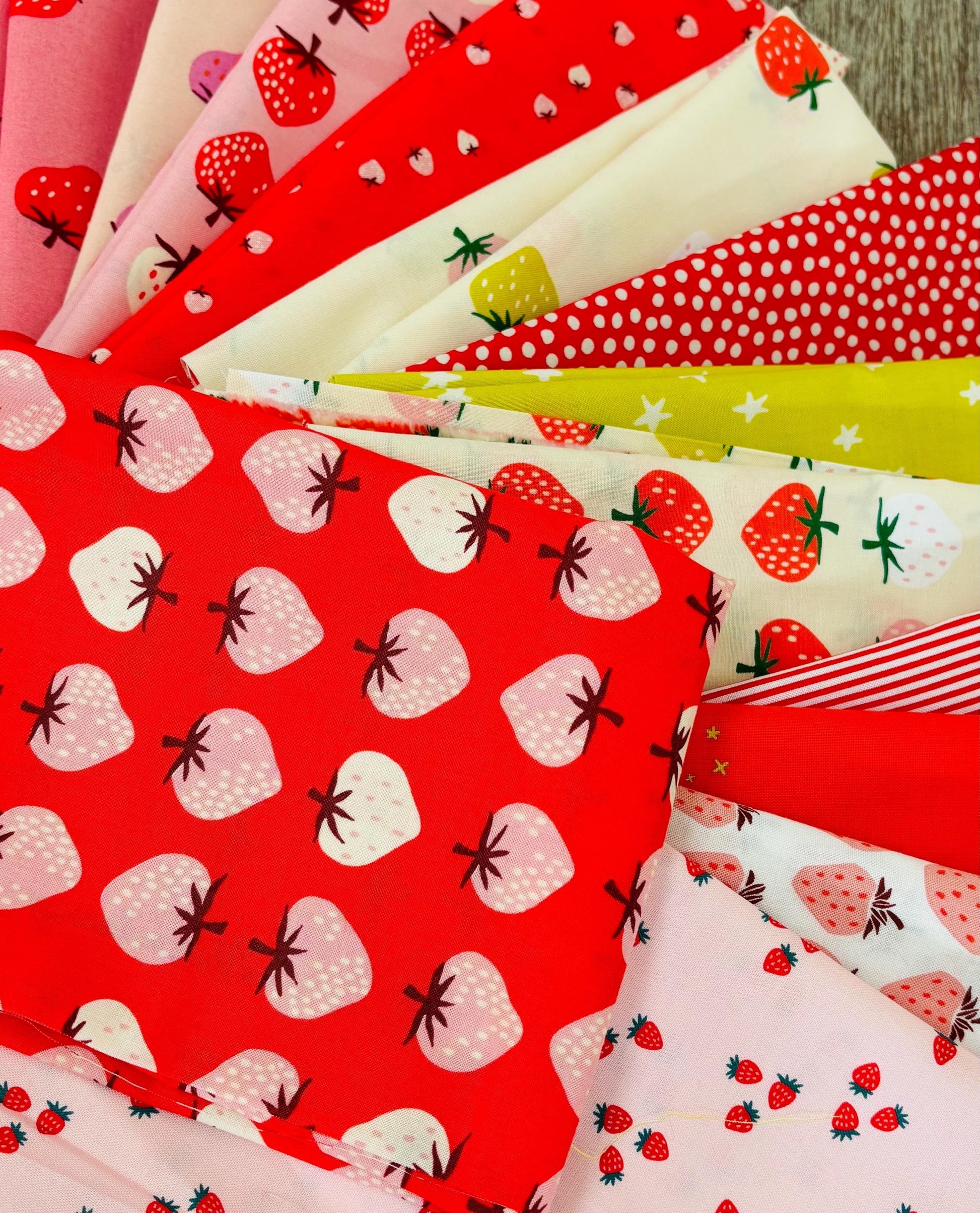 Strawberry overload # 2 seasonal - 13 fat quarter bundle - Strawberry - mushroom blooms - stripe under the apple tree