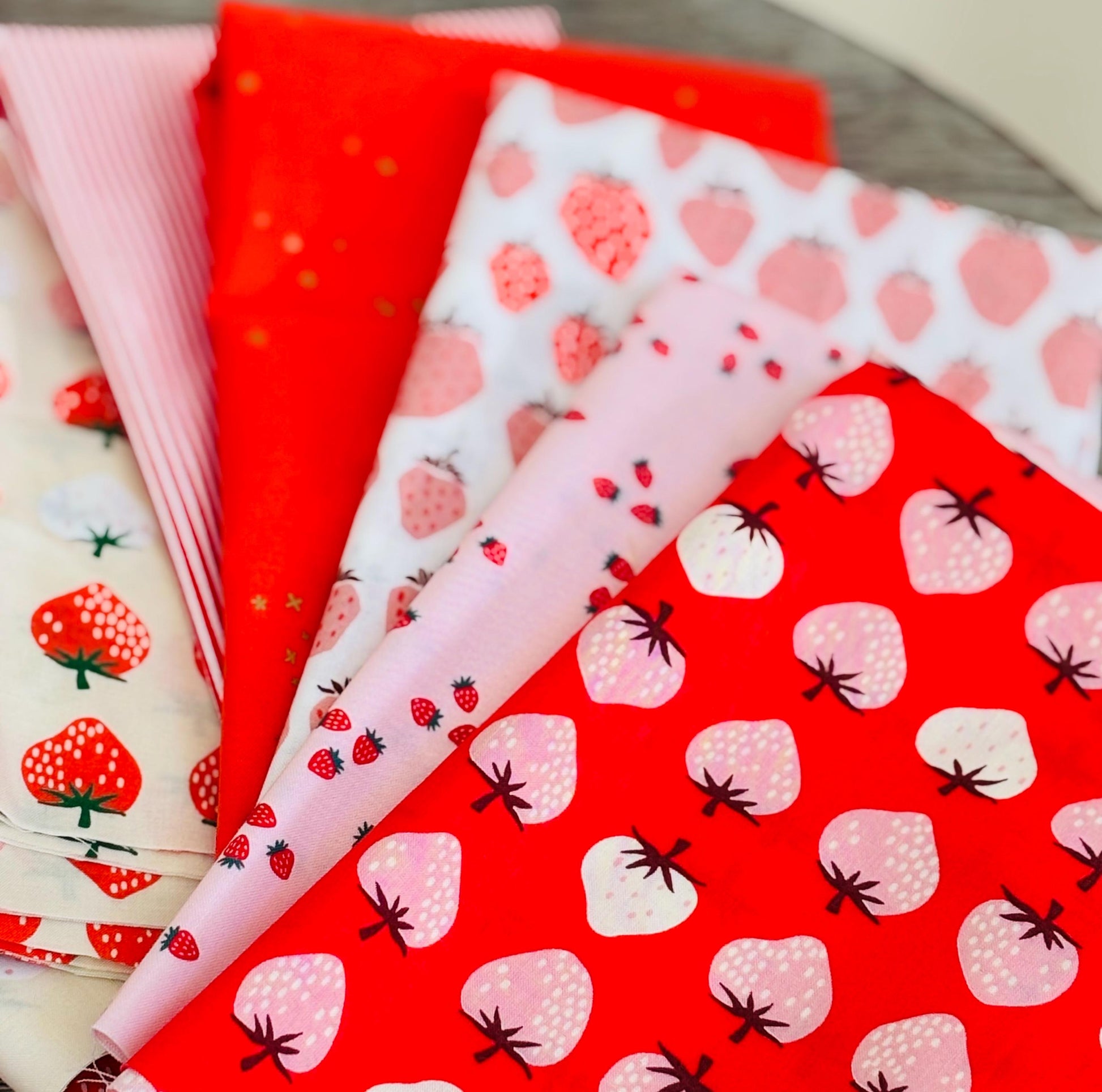 Strawberry overload # 2 seasonal - 13 fat quarter bundle - Strawberry - mushroom blooms - stripe under the apple tree