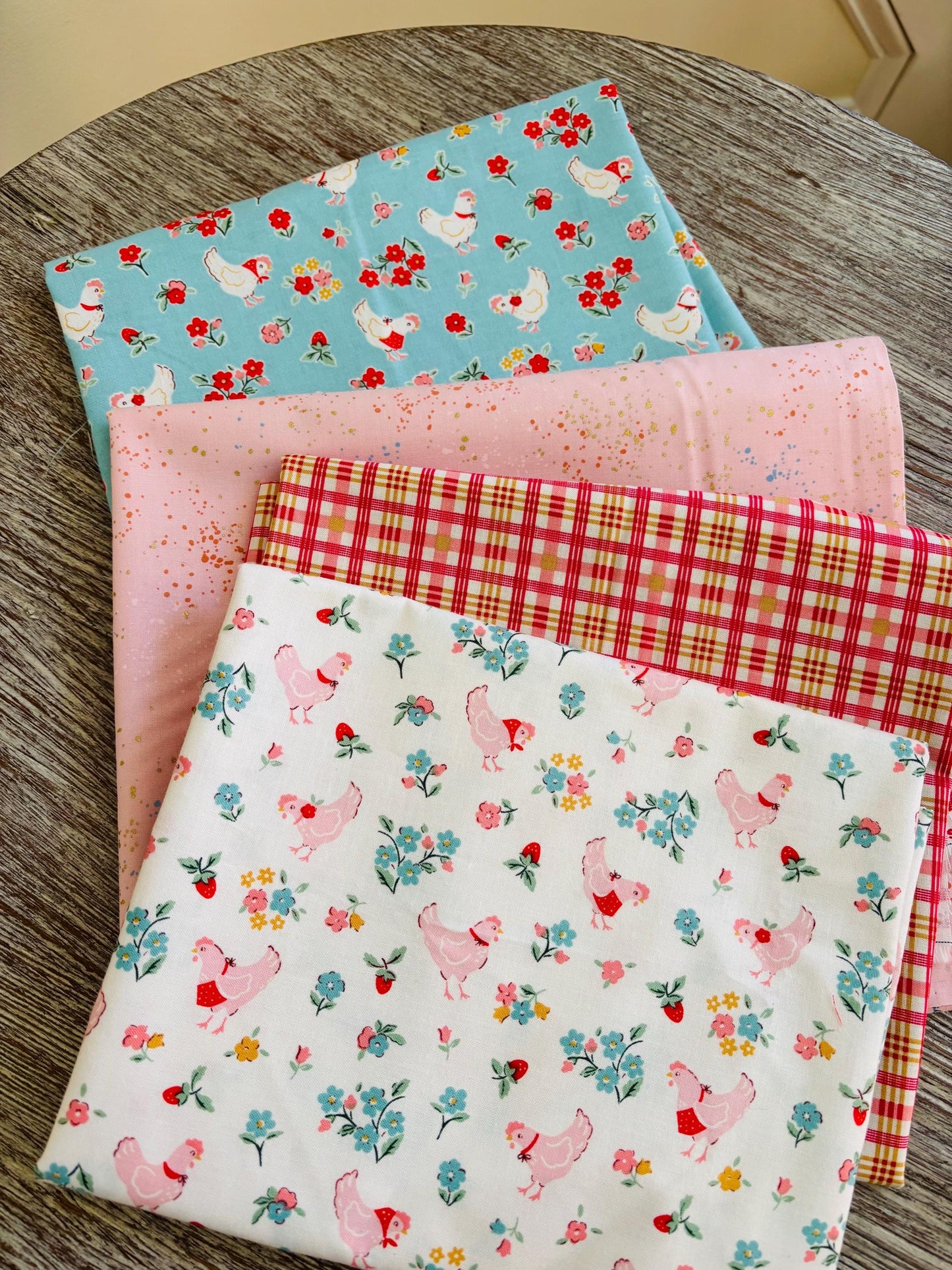 Hen house fun - chickens - 14 fat quarter bundle - farmhouse fancy - Lori holt - plaid Poppie cotton starry speckled