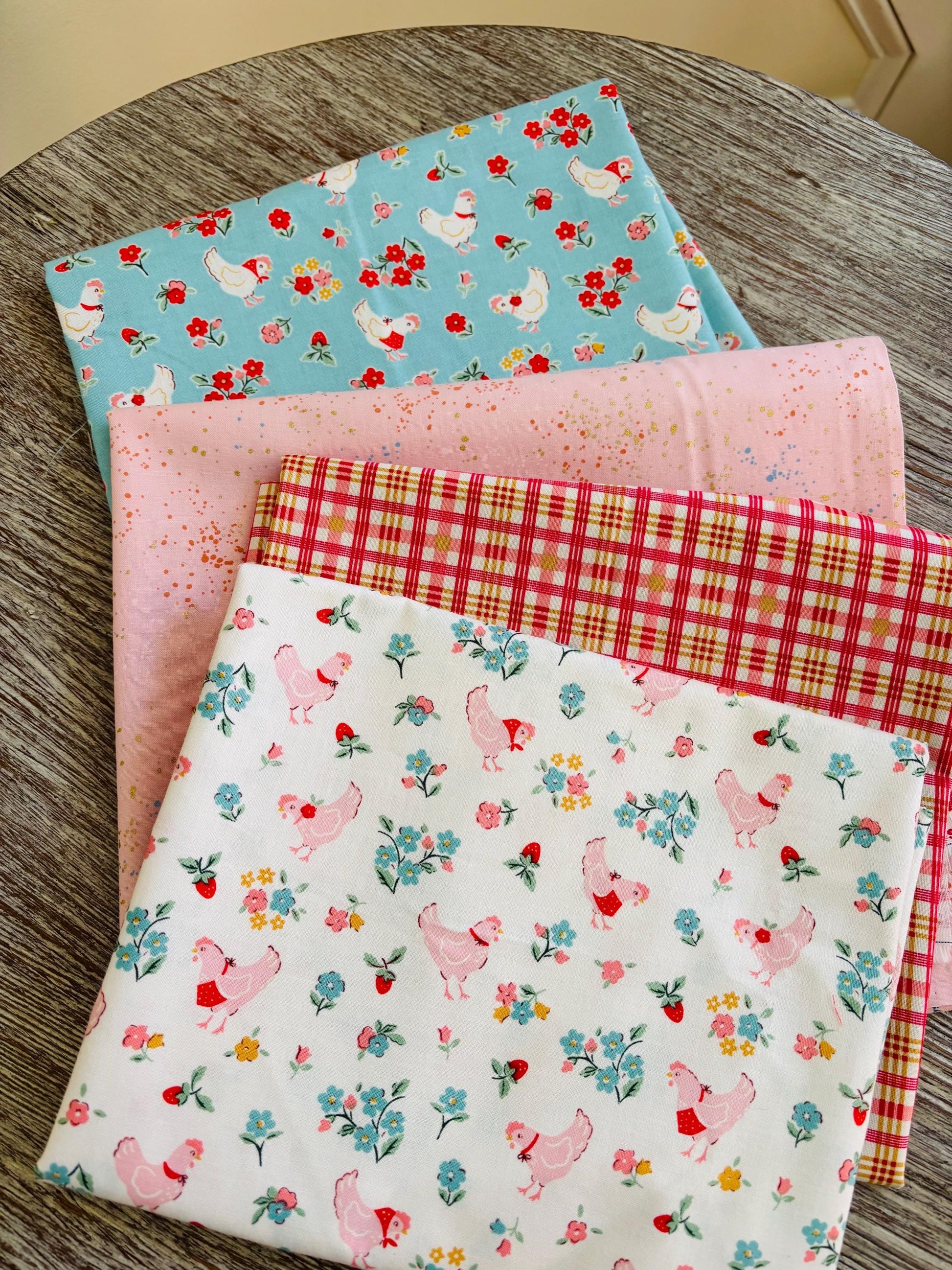 Hen house fun - chickens - 14 fat quarter bundle - farmhouse fancy - Lori holt - plaid Poppie cotton starry speckled