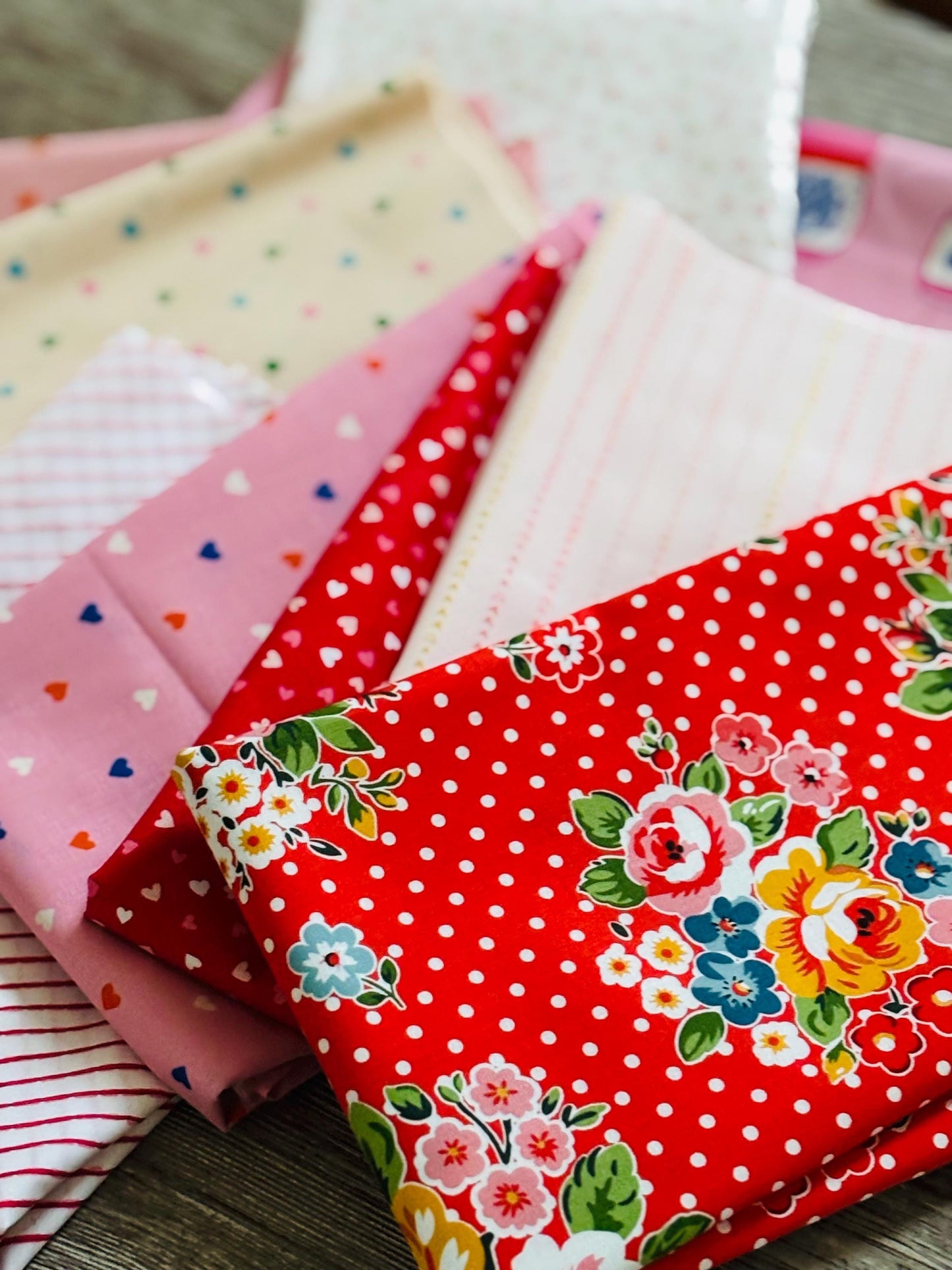 Heart to heart - 9 fat quarter bundle - Valentine curated bundle Ruby star RBD Starry
