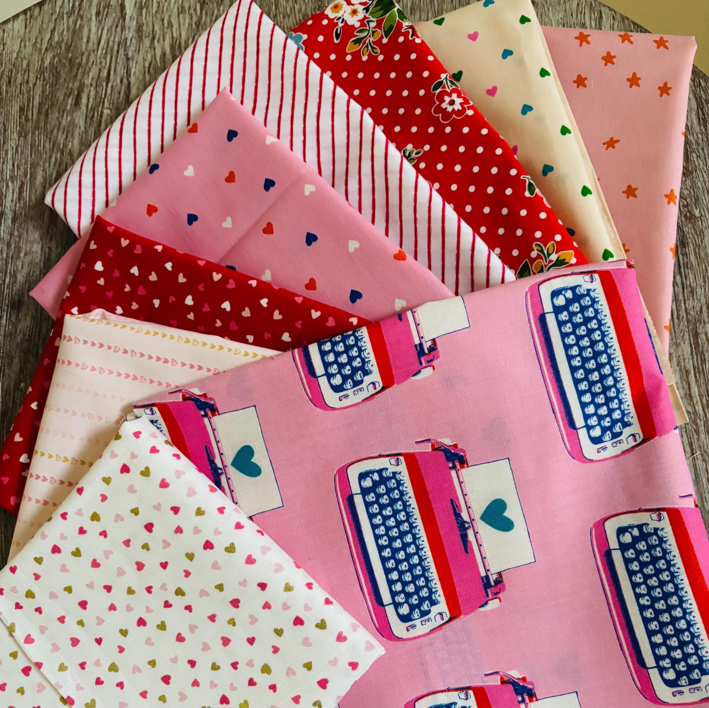 Heart to heart - 9 fat quarter bundle - Valentine curated bundle Ruby star RBD Starry