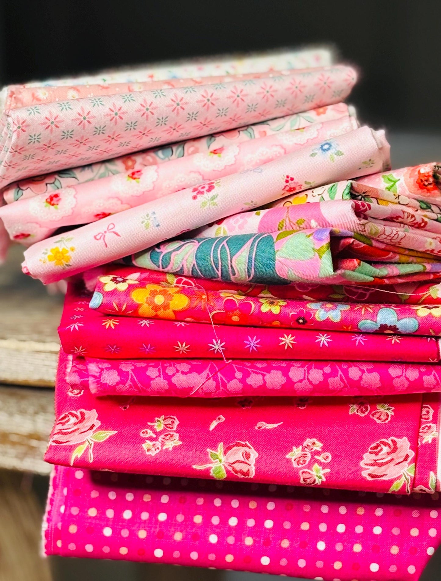 Poppie party 16 fat quarter dark to light pink - Poppie cotton collections - rosy cheeks - calico - seeing dots flower market V2