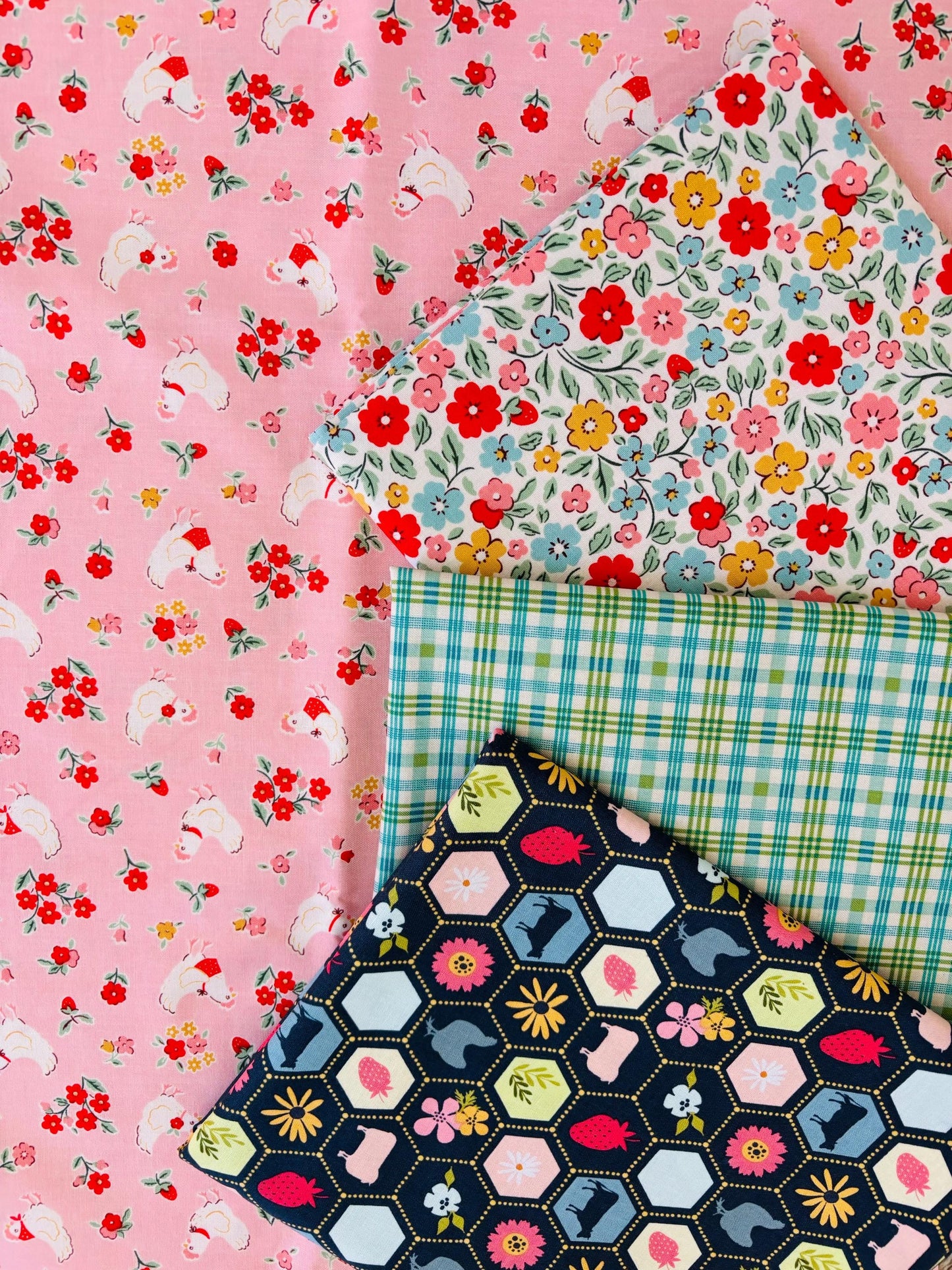 Hen house fun - chickens - 14 fat quarter bundle - farmhouse fancy - Lori holt - plaid Poppie cotton starry speckled