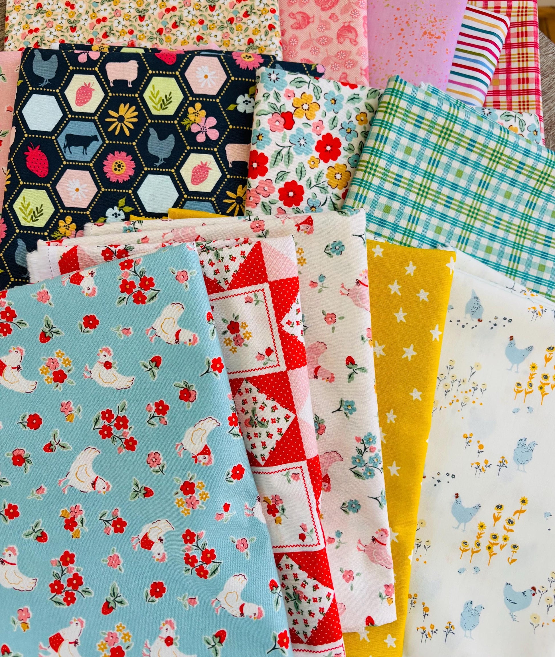Hen house fun - chickens - 14 fat quarter bundle - farmhouse fancy - Lori holt - plaid Poppie cotton starry speckled