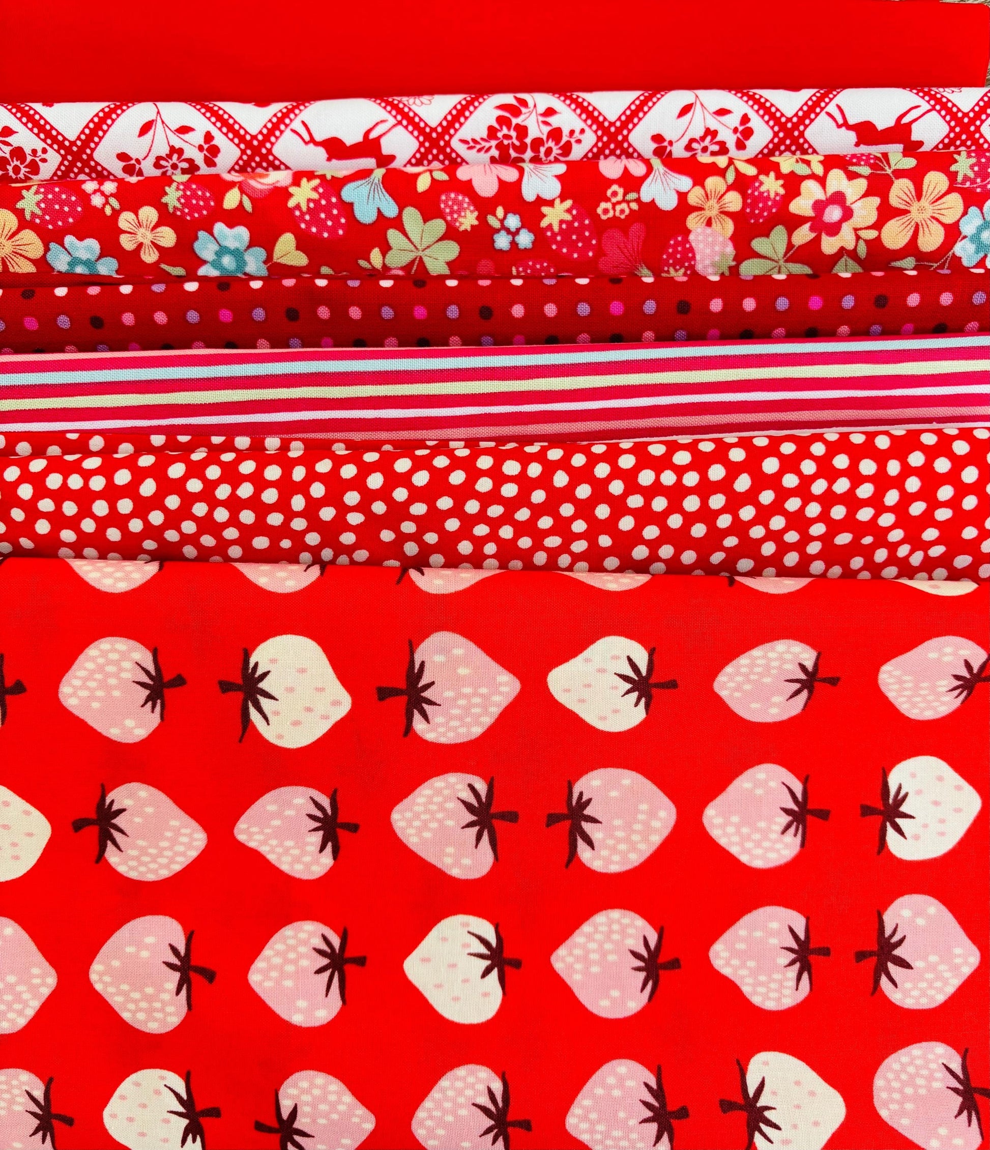Mini bundle Fat eighth - 7 x 9" x 22" - red