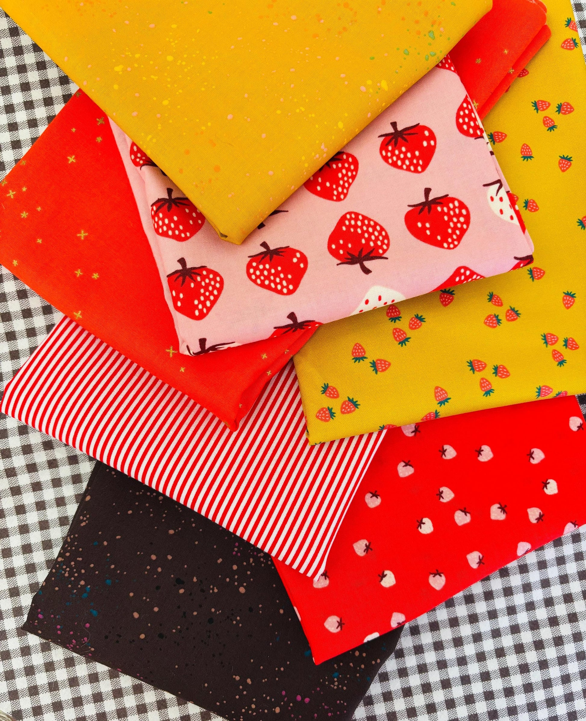 Mini strawberries with a hint of turmeric - 8 fat quarter bundle - gingham - starry - ruby Star - speckled - gold