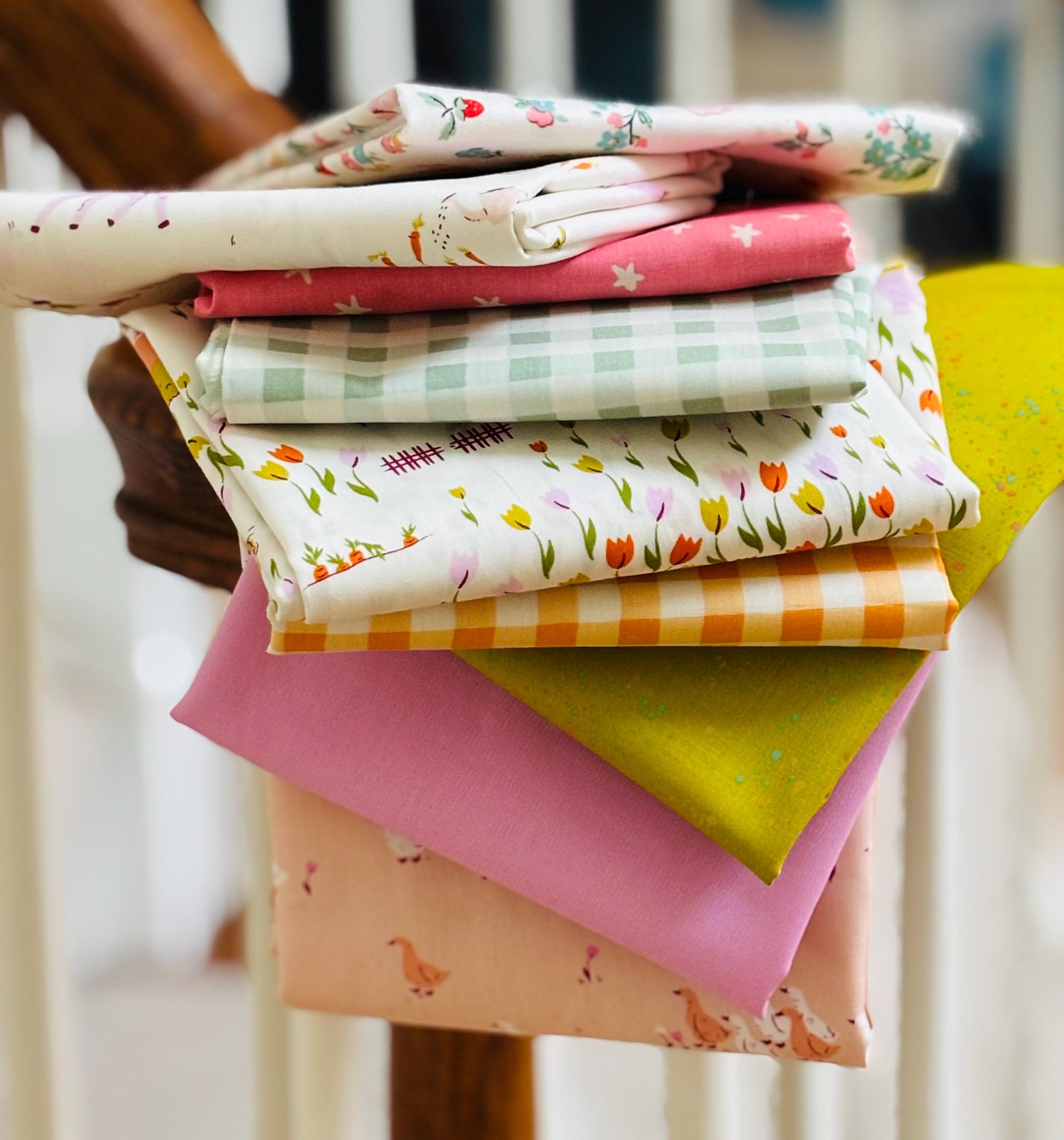 Hens and geese - 9 fat quarter bundle - Poppie Cotton speckled starry pure solids